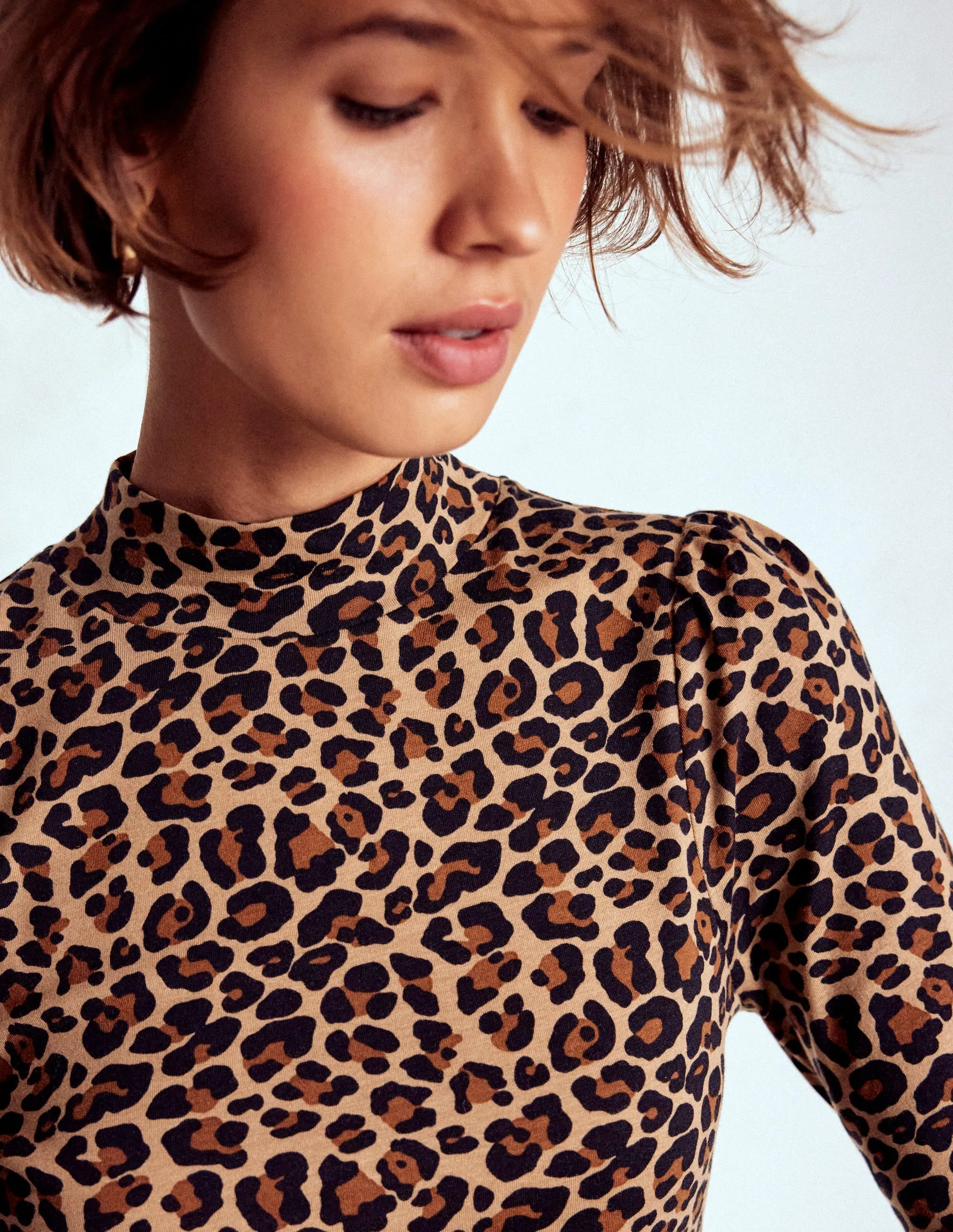 Silicone Grip Interior Puff Shoulder Jersey Top-Multi, Cheetah Pop