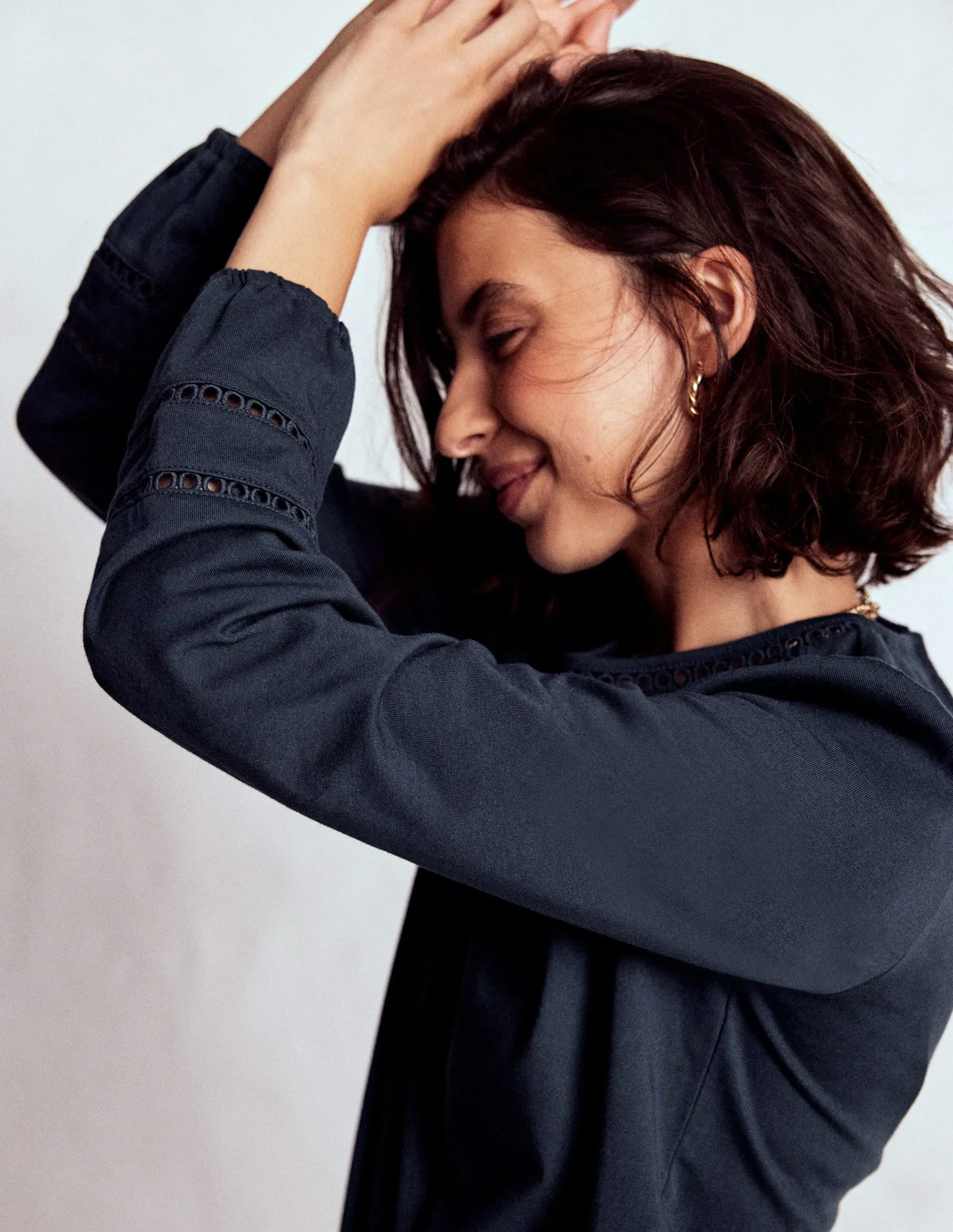 Flo Trim Detail Top-Navy TearResistant Blends TemperatureRegulating