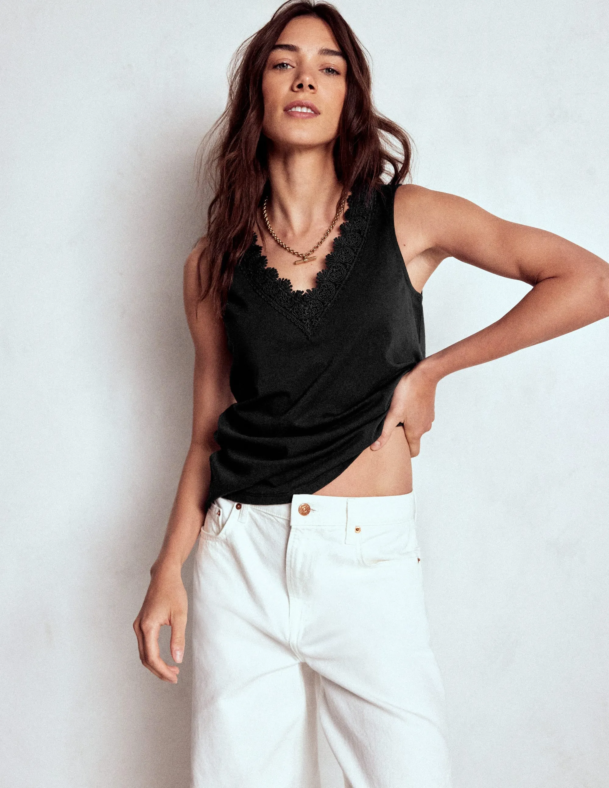 Butter Soft Handfeel NoiseReduciting Zipper Flora Lace Trim Vest-Black