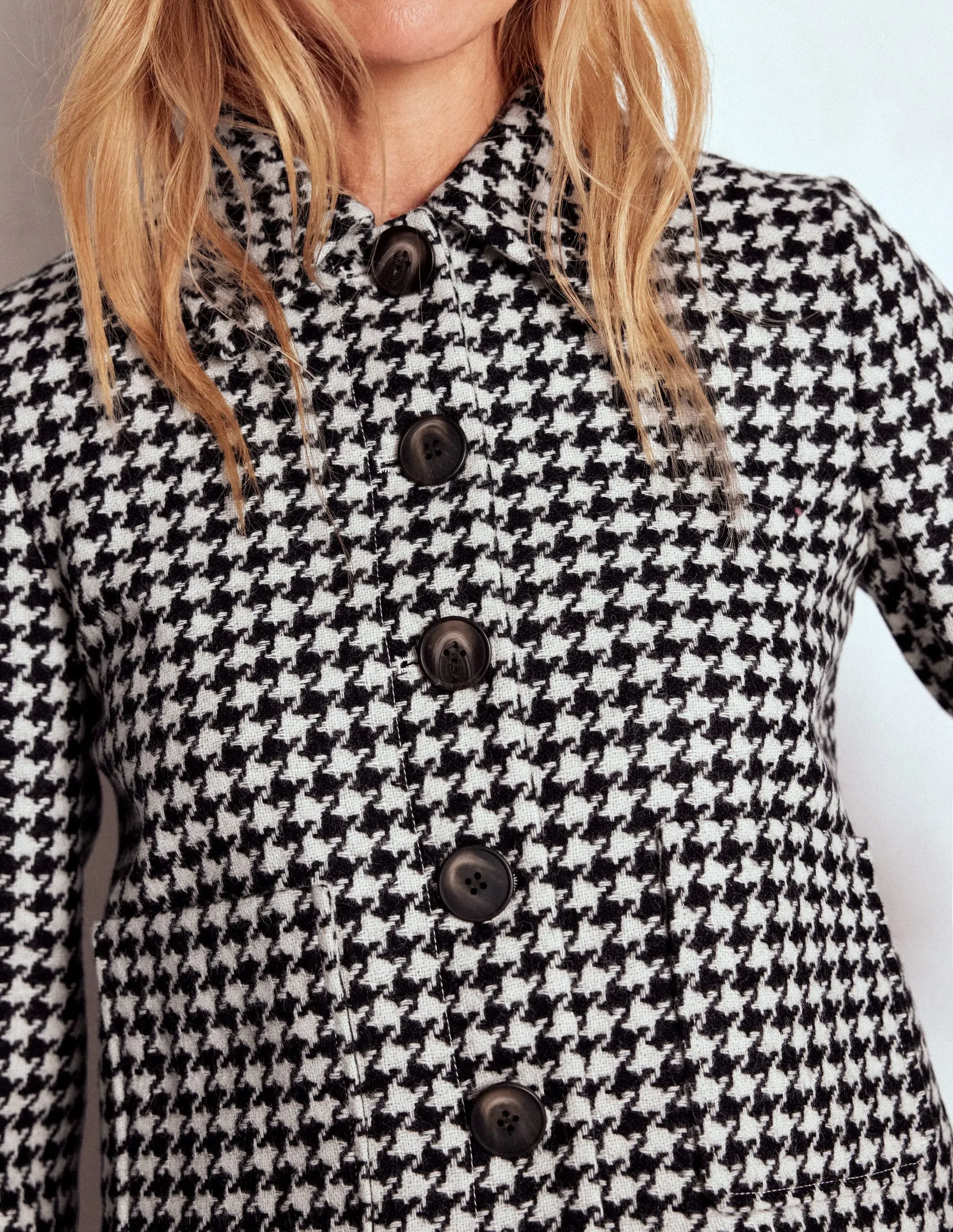 Knightsbridge Wool Jacket-Black Dogstooth Glove Friendly Cuff Design Full Length Zipper