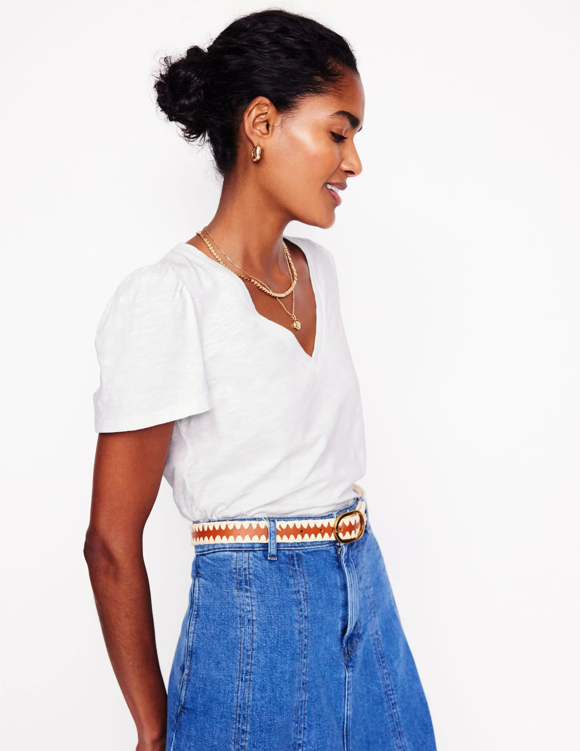 Short Sleeve V Neck T-shirt-White Adjustable Collar System