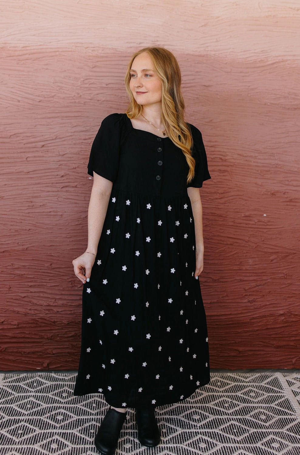 Avery Dress Moment Light