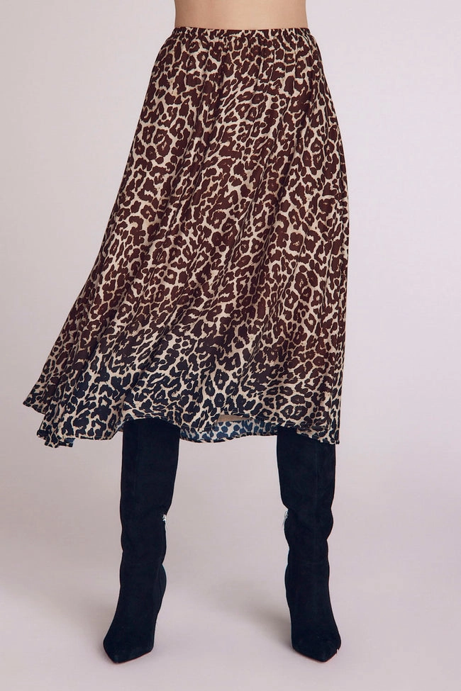 GATHERED SKIRT Seasonal Must Have