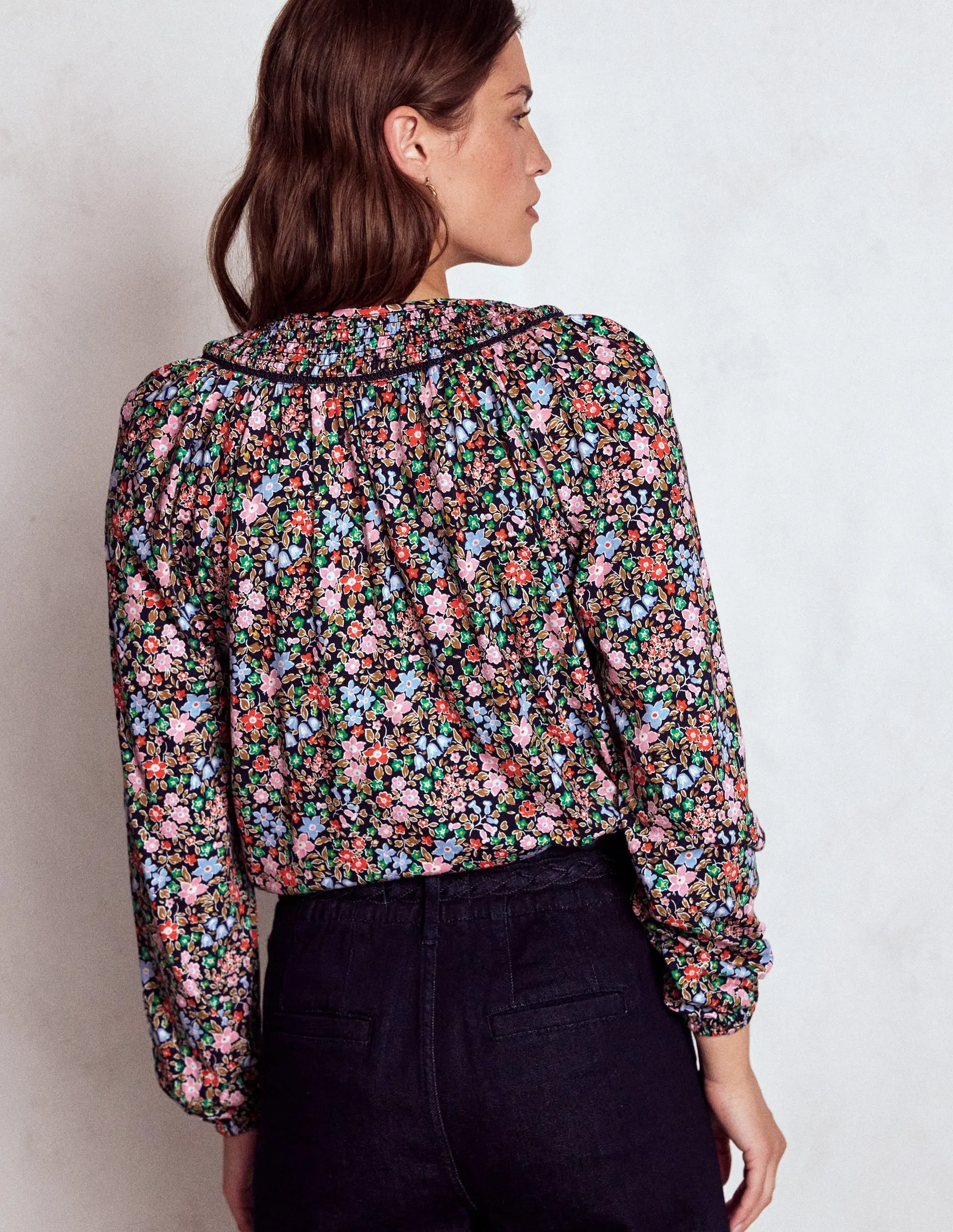 MinimalistSilhouette Georgia Smocked Jersey Top-Navy and Multi, Flowerbed