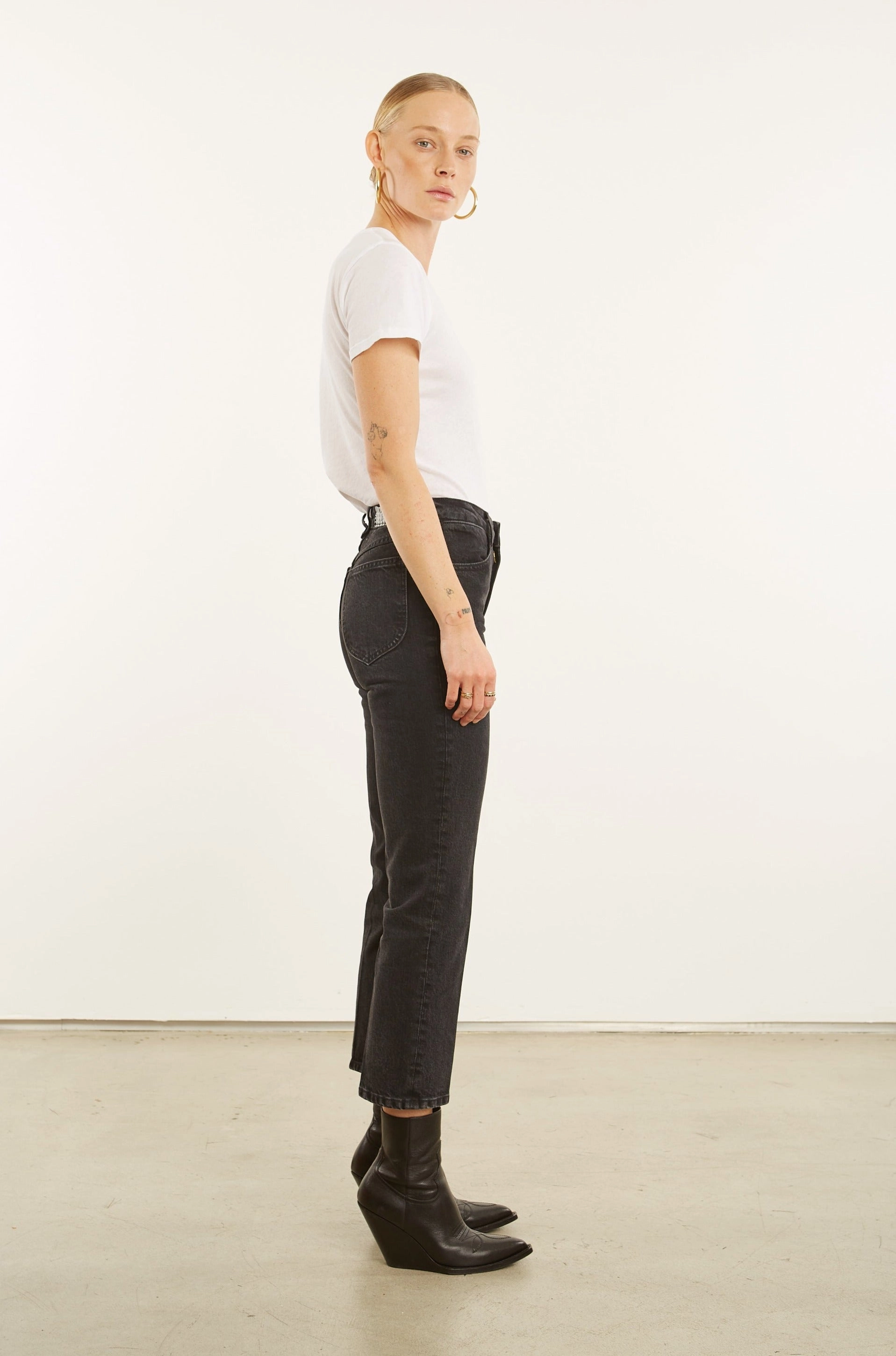 MidweightKnit Compression Fit Jones Crop Straight Leg Denim