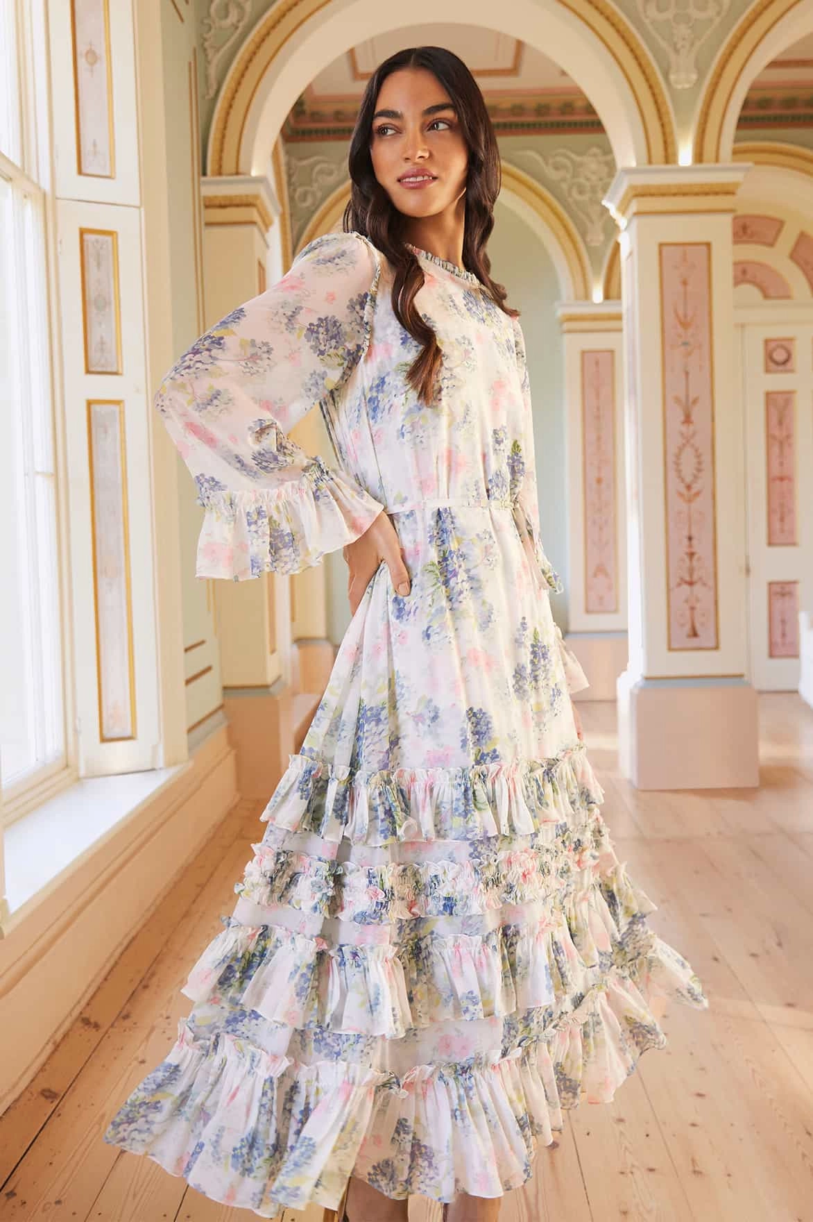 Light Wear Hydrangea Chiffon Round Neck Ankle Gown