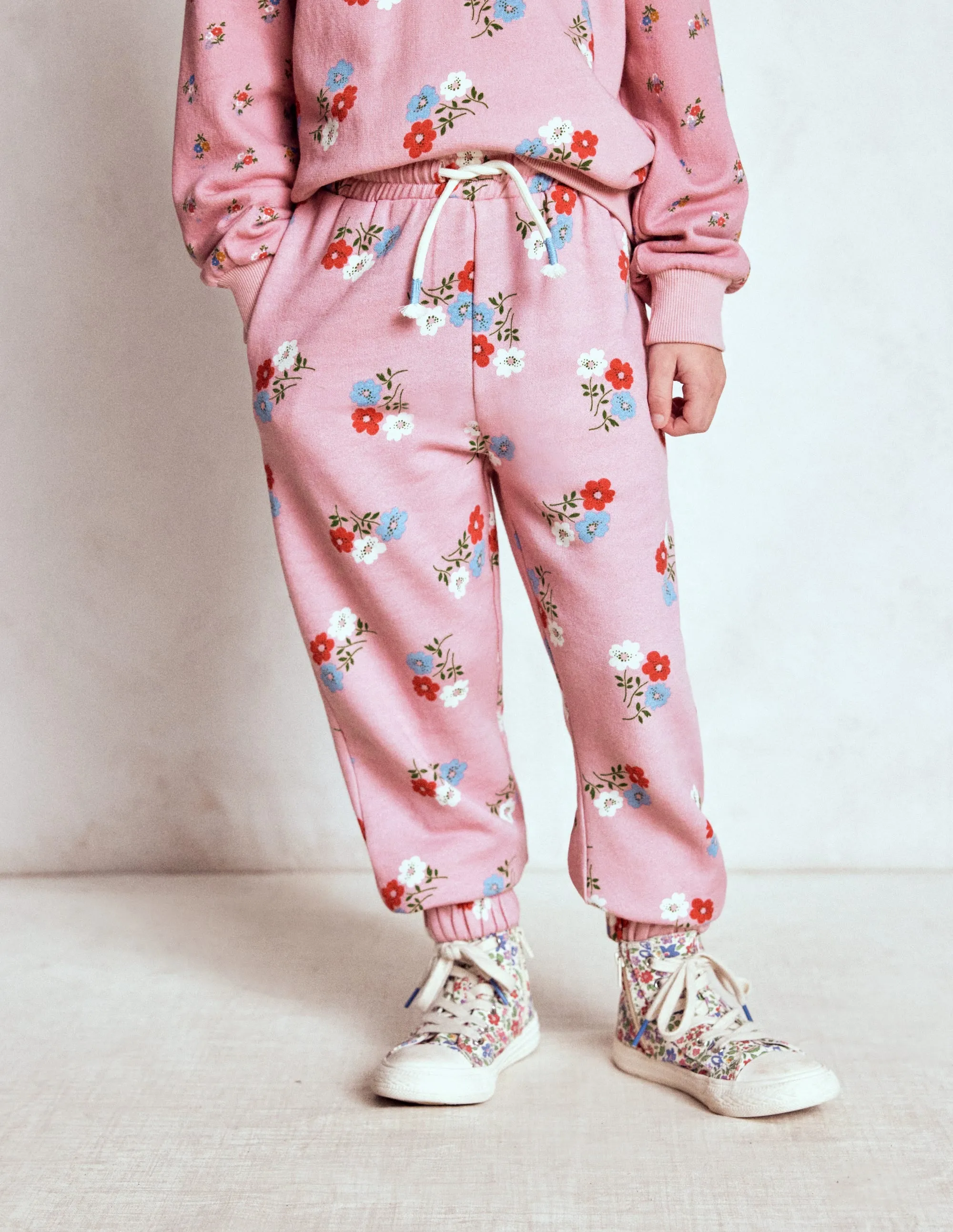 Printed Sweatshirt-Hotchpotch Floral Cozy and Soft Cool Layering