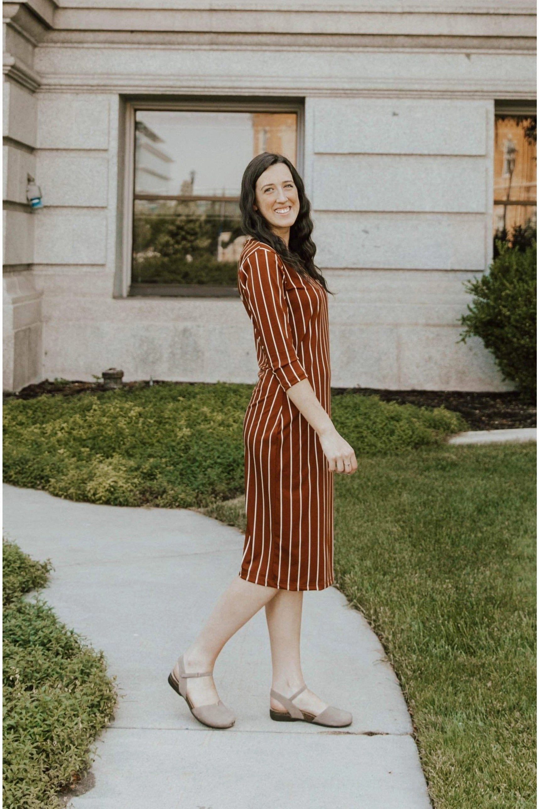 Comfortable shift dress Jadyn Dress Gold Stripe