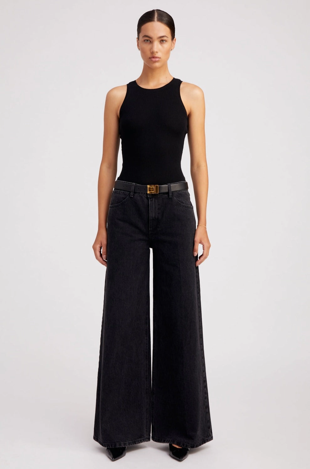 Jones Wide Leg Denim Minimalist Look
