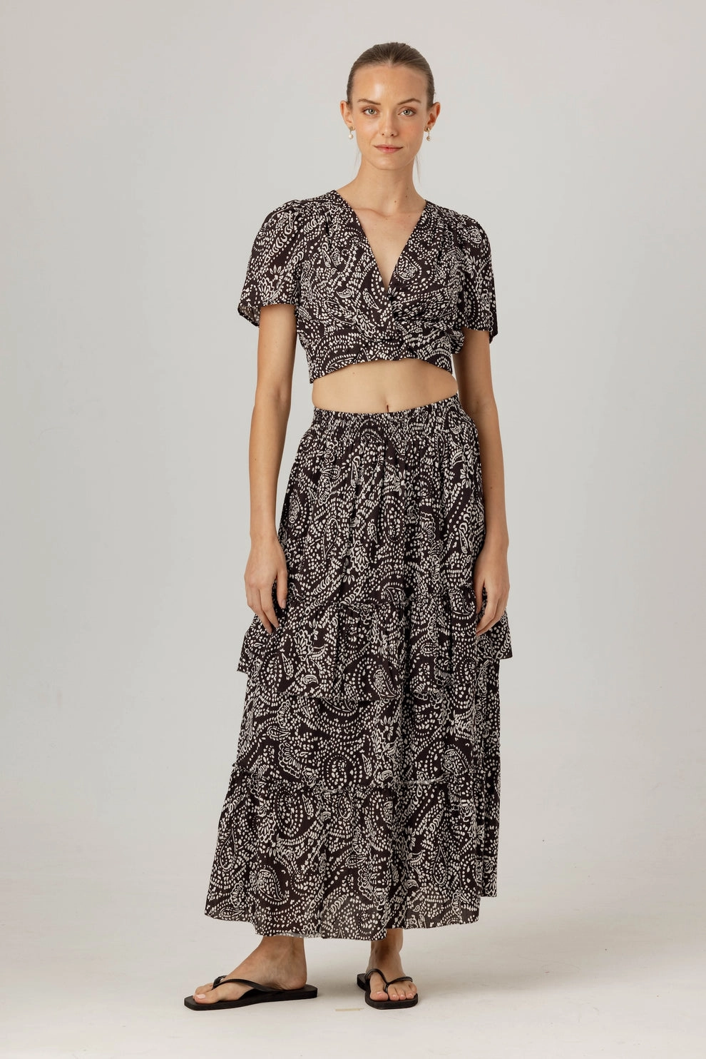 YARA SKIRT Flat Lay Collar