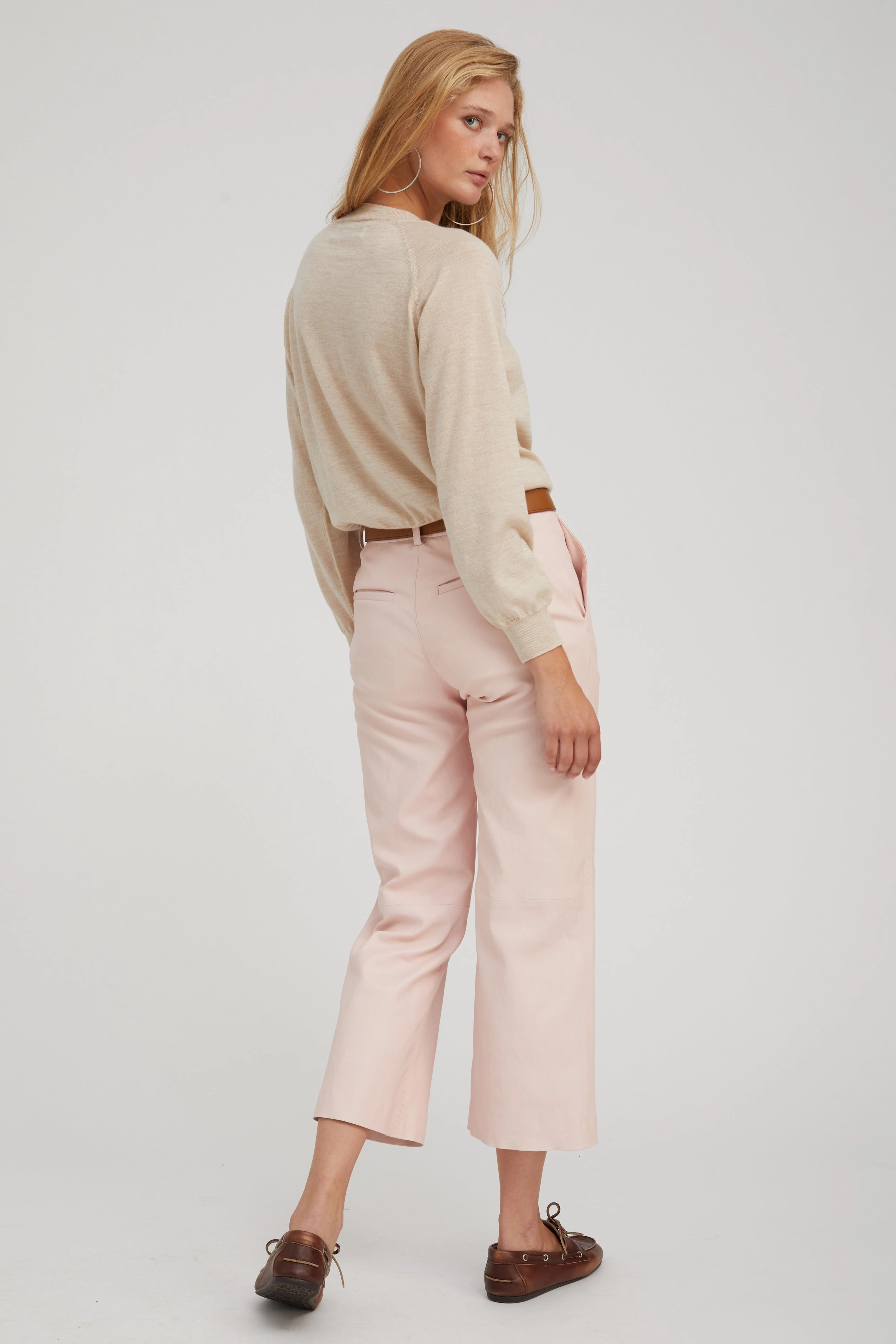 Tailored Silhouette Latte Cashmere Raglan Sweater