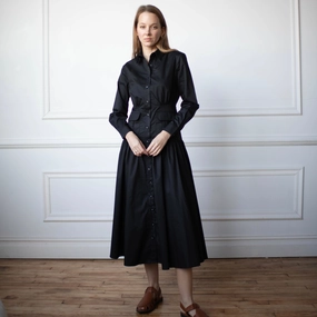 Mimi Dress | Black [Final Sale] Outdoor Scene