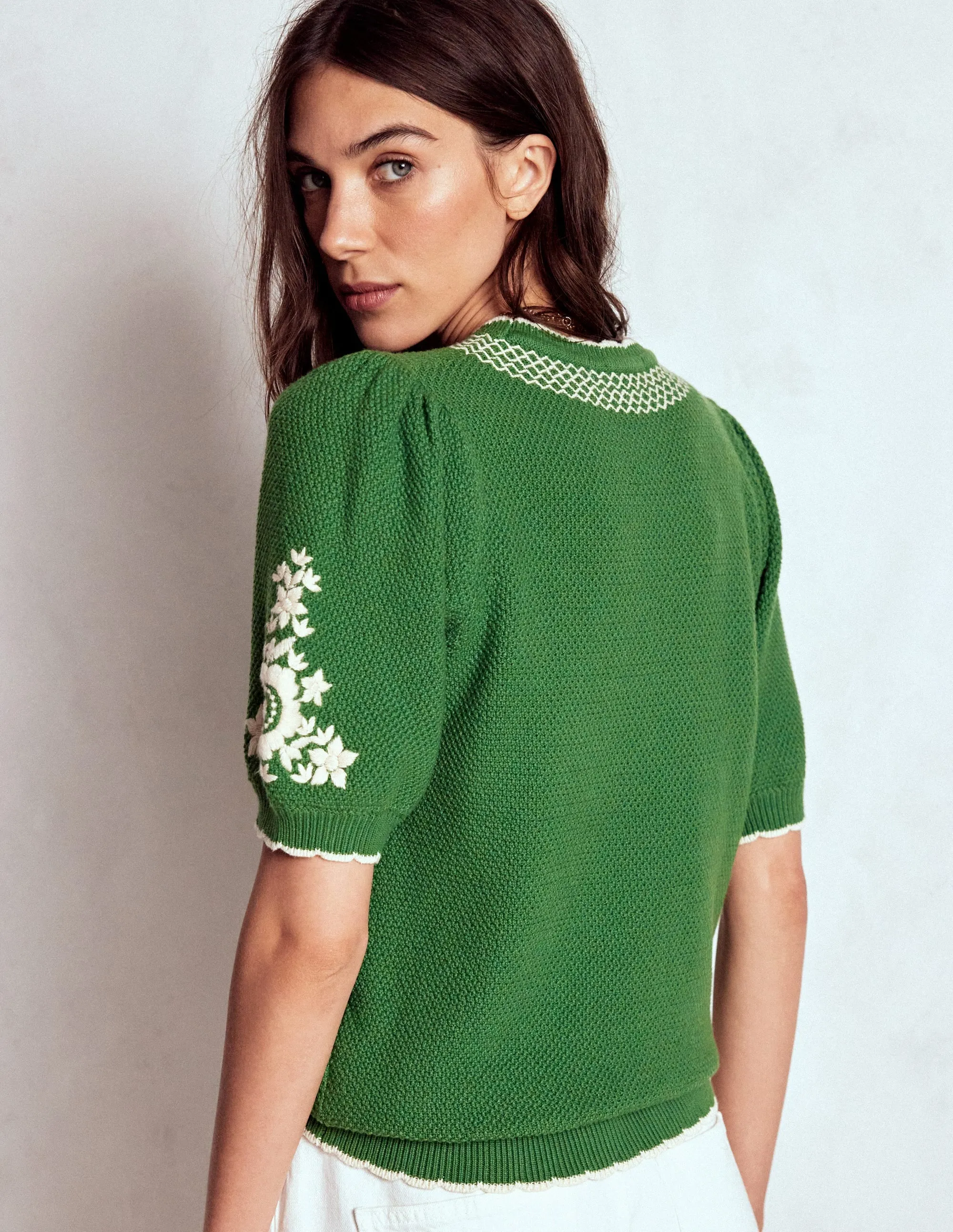 Layered Weight Distribution Guide Simple Comforted Puff Sleeve Embroidery T-shirt-Paradise Green