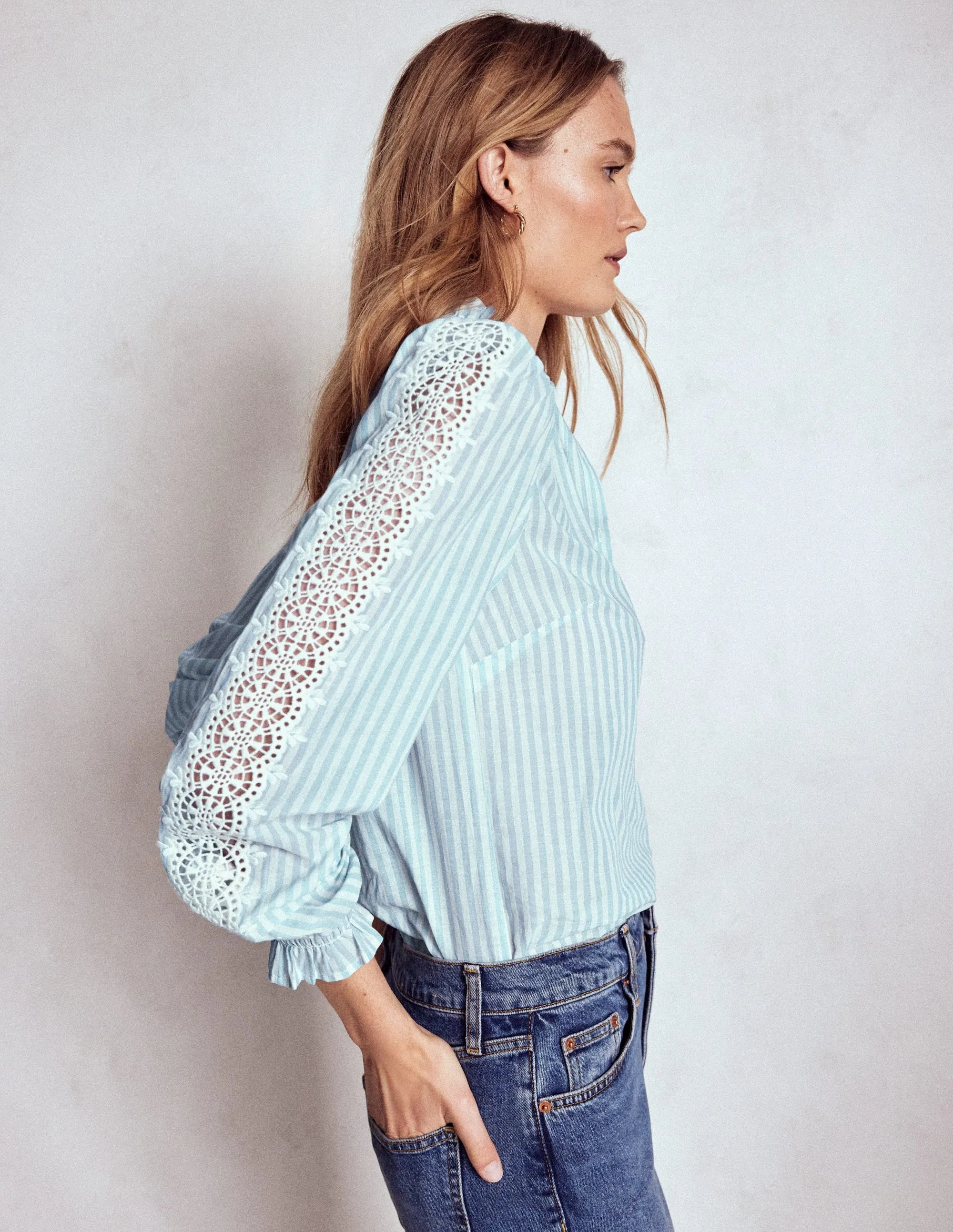 Lightweight Design DurableCollarStays Lorna Pleated Cotton Top-Blue and Ivory Stripe