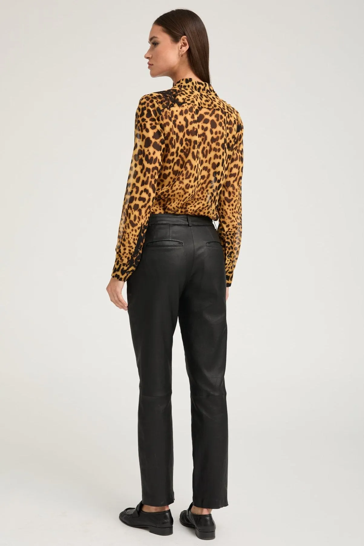 Dark Leopard Silk Fitted Button Down Flattering Drape Quick Dry Technology