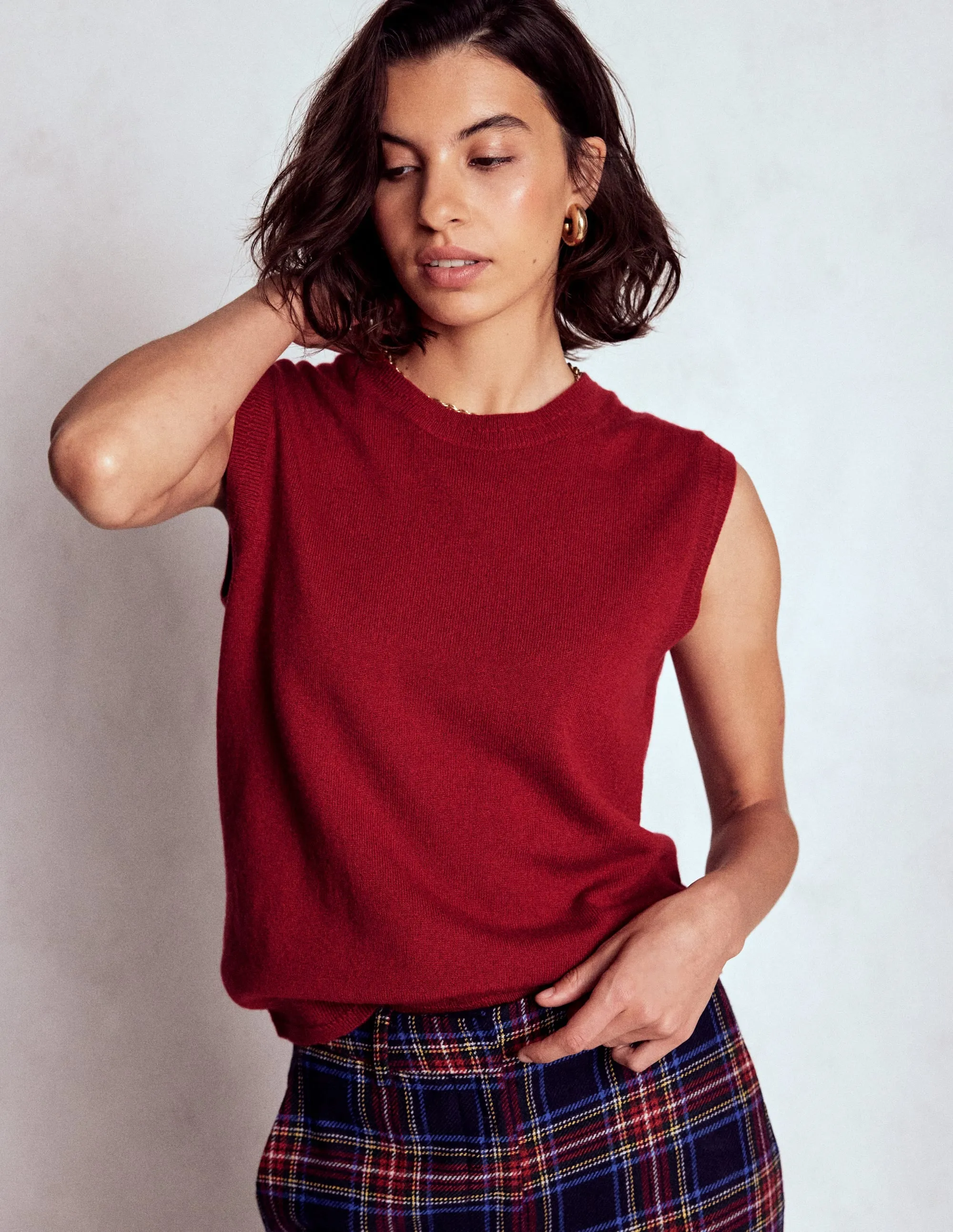 Eva Cashmere Tank-Red Liquorice City Trend Dimensional Stability