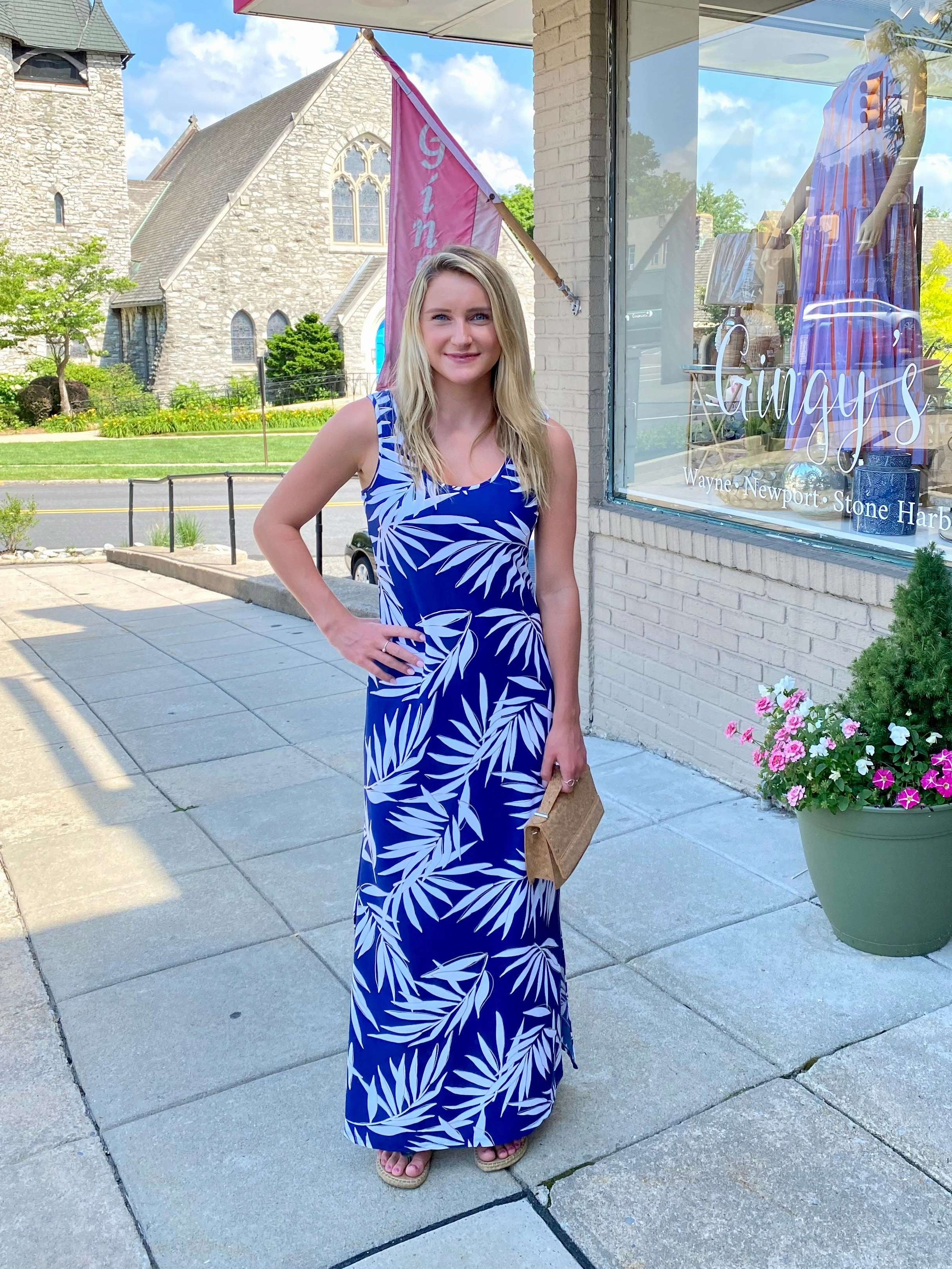 button detail Maui Maxi Navy Palm Leaf