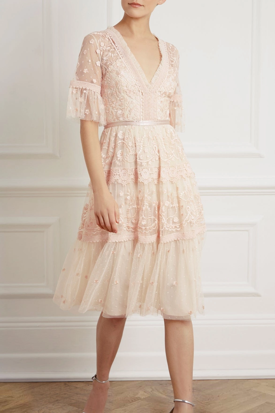 Unlined Look Midsummer Lace Dress