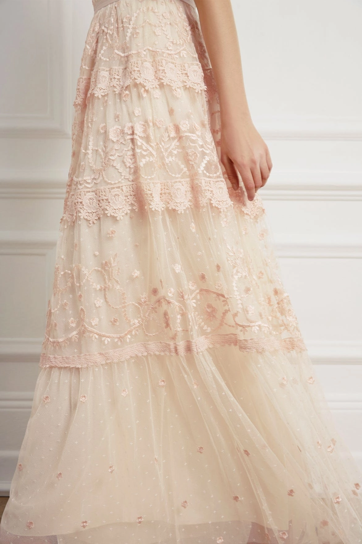 Midsummer Lace Gown Classic Motion