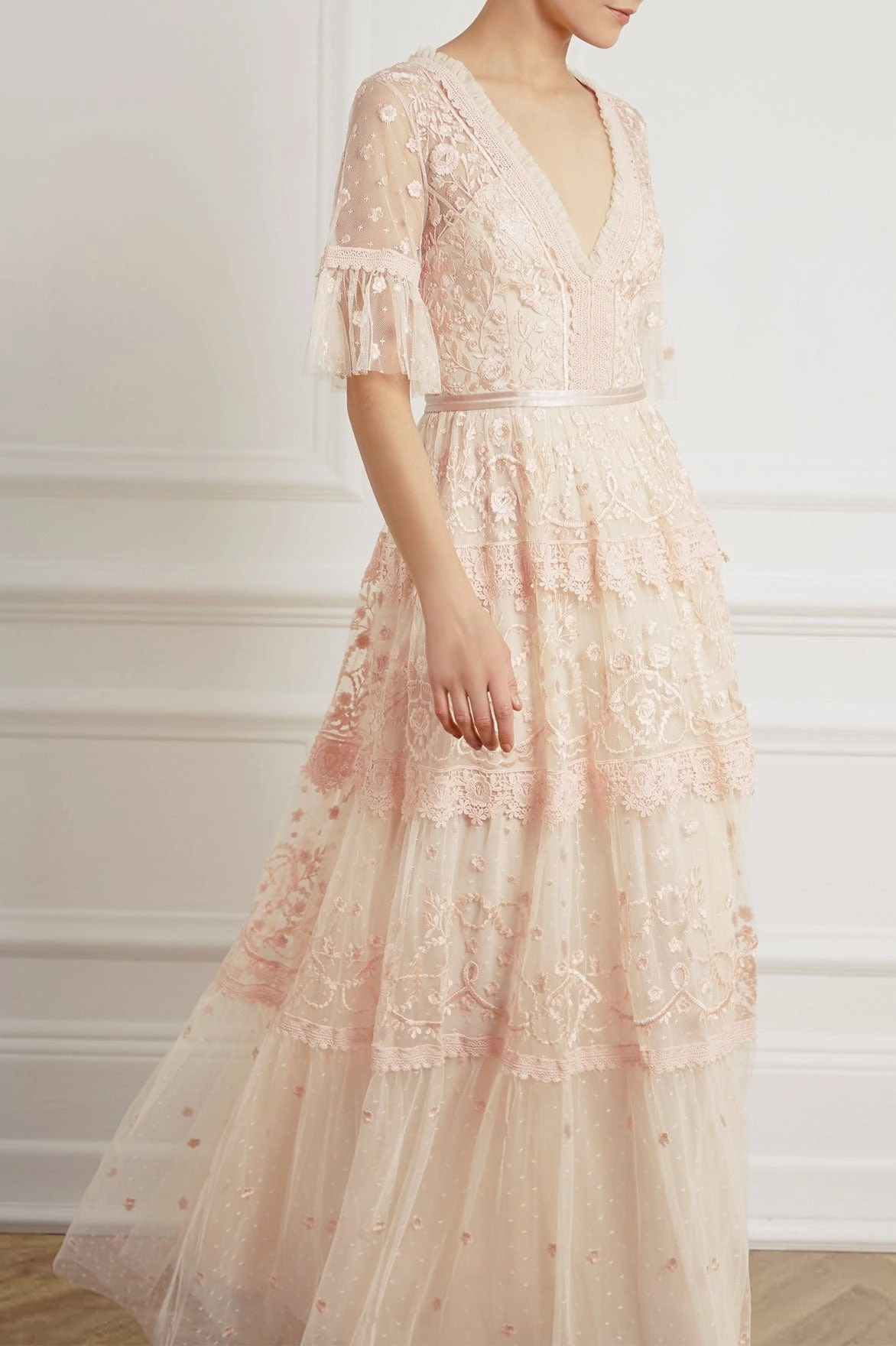 Classic Vibe Midsummer Lace Gown