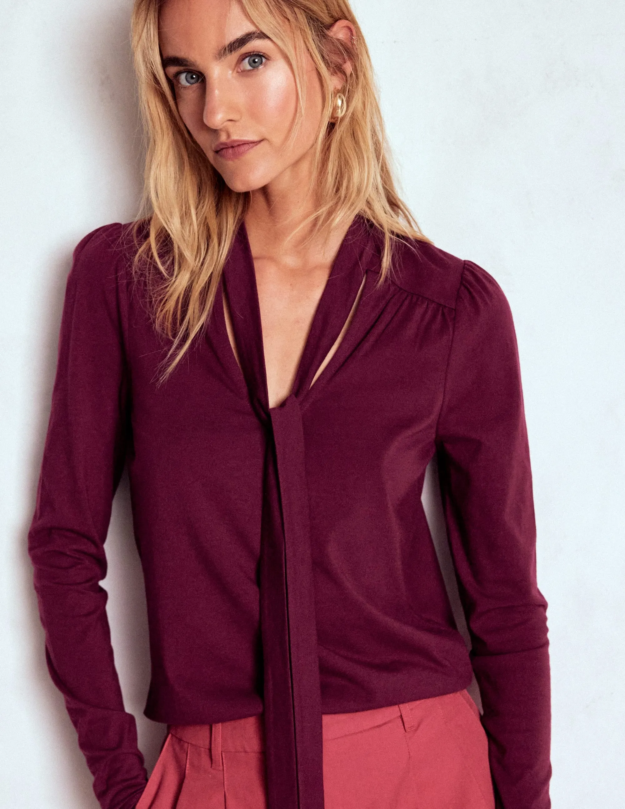 StretchFabric CollapsibleFrame Tie Neck Supersoft Top-Deep Wisteria