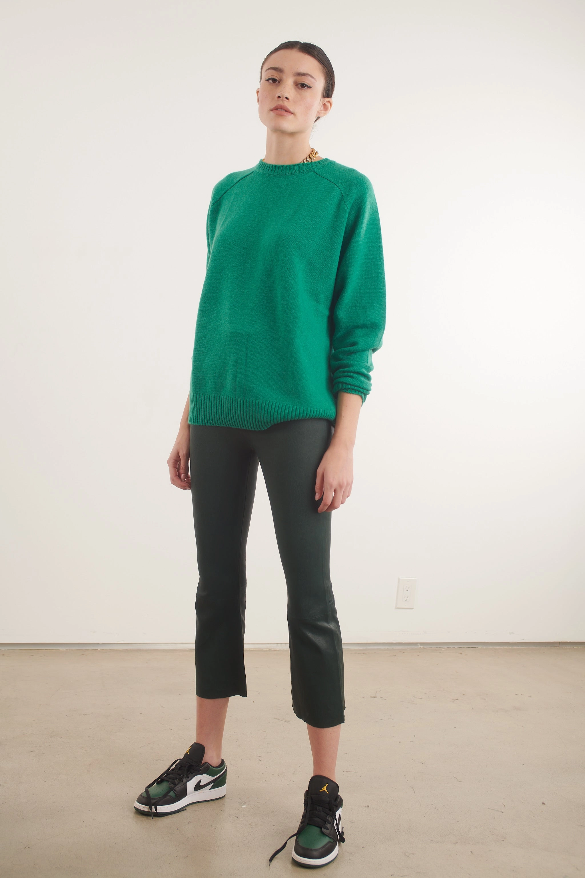 Jade Cashmere Boyfriend Sweater Non Irritating Label Circular Knit Technique