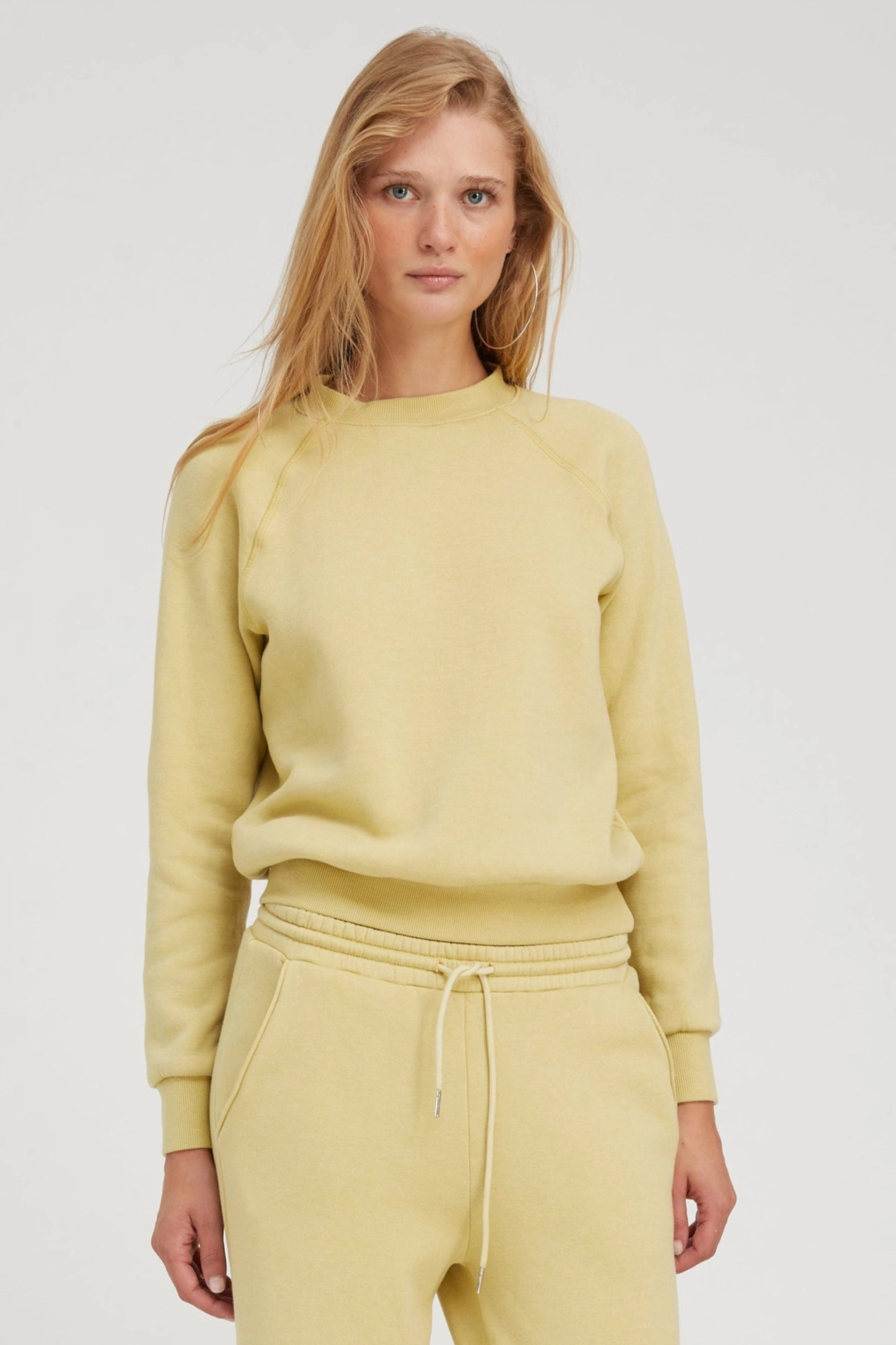 Pistachio Shrunken Raglan Sweatshirt BreathableMoistureBarrier SoftKnit