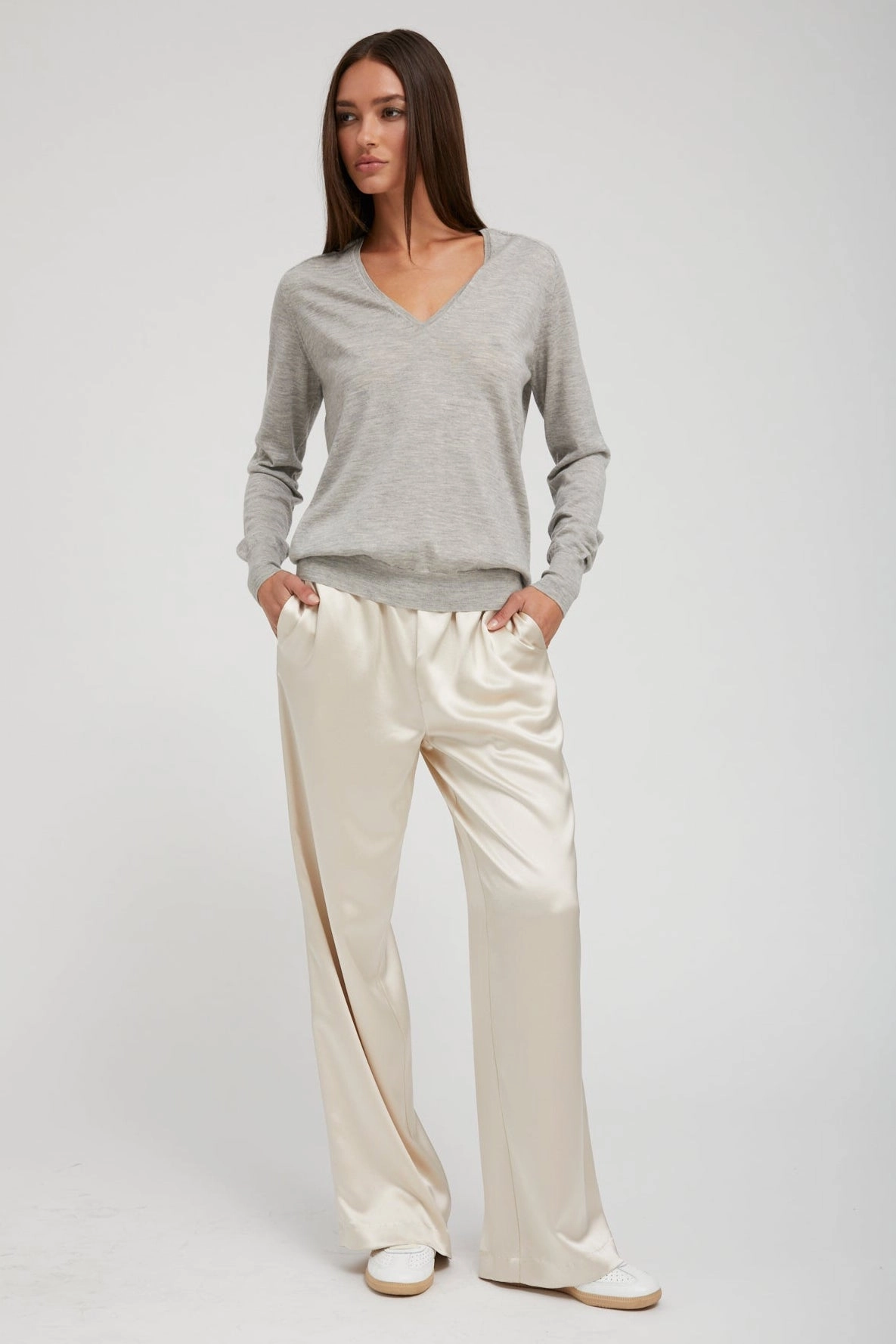 SnagResistant Oxford Cashmere V-Neck Sweater