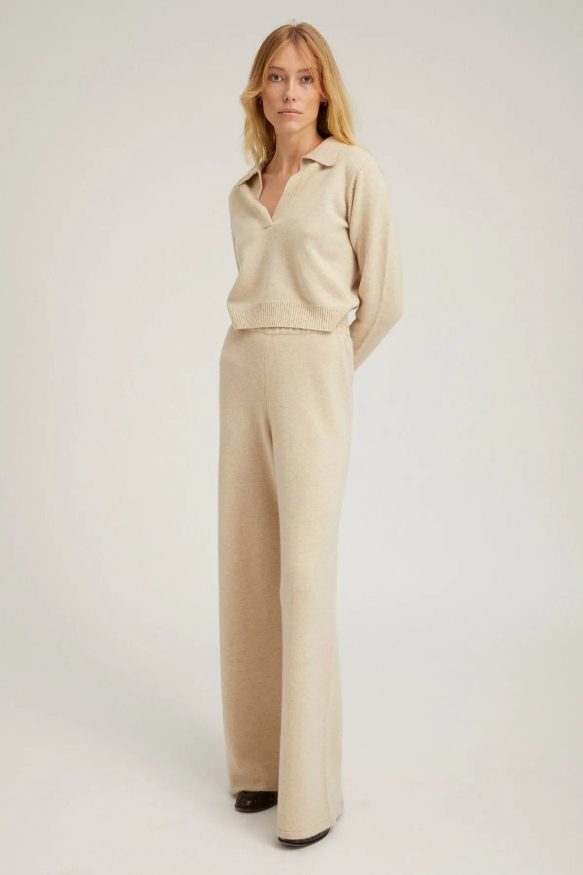 Garment Washed Softness NonRestrictive Fit Oyster Cashmere Easy Pants