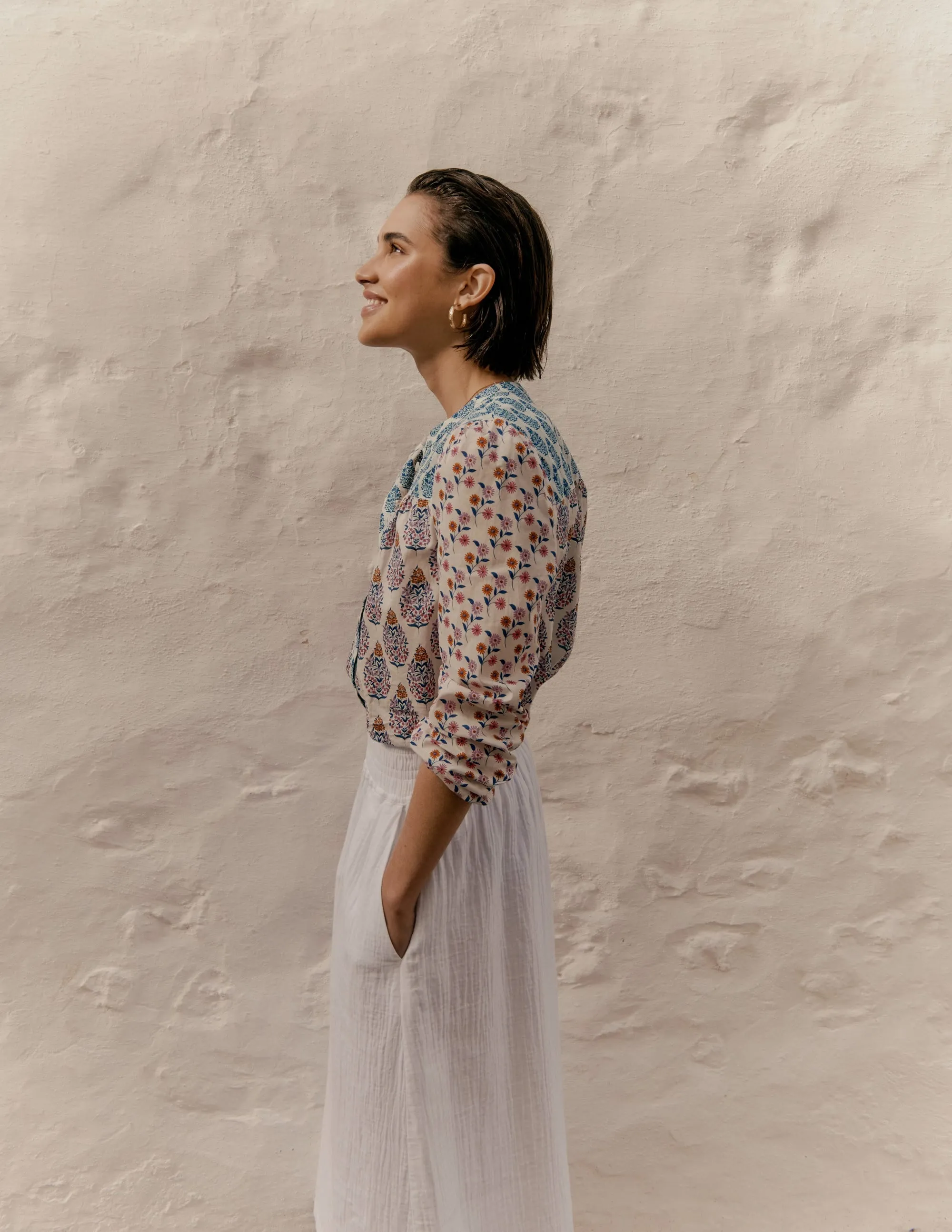 Noise Reduced Zipper Non Irritating Seam Finish Corrine Cotton Top-Multi, Wildflower Bouquet