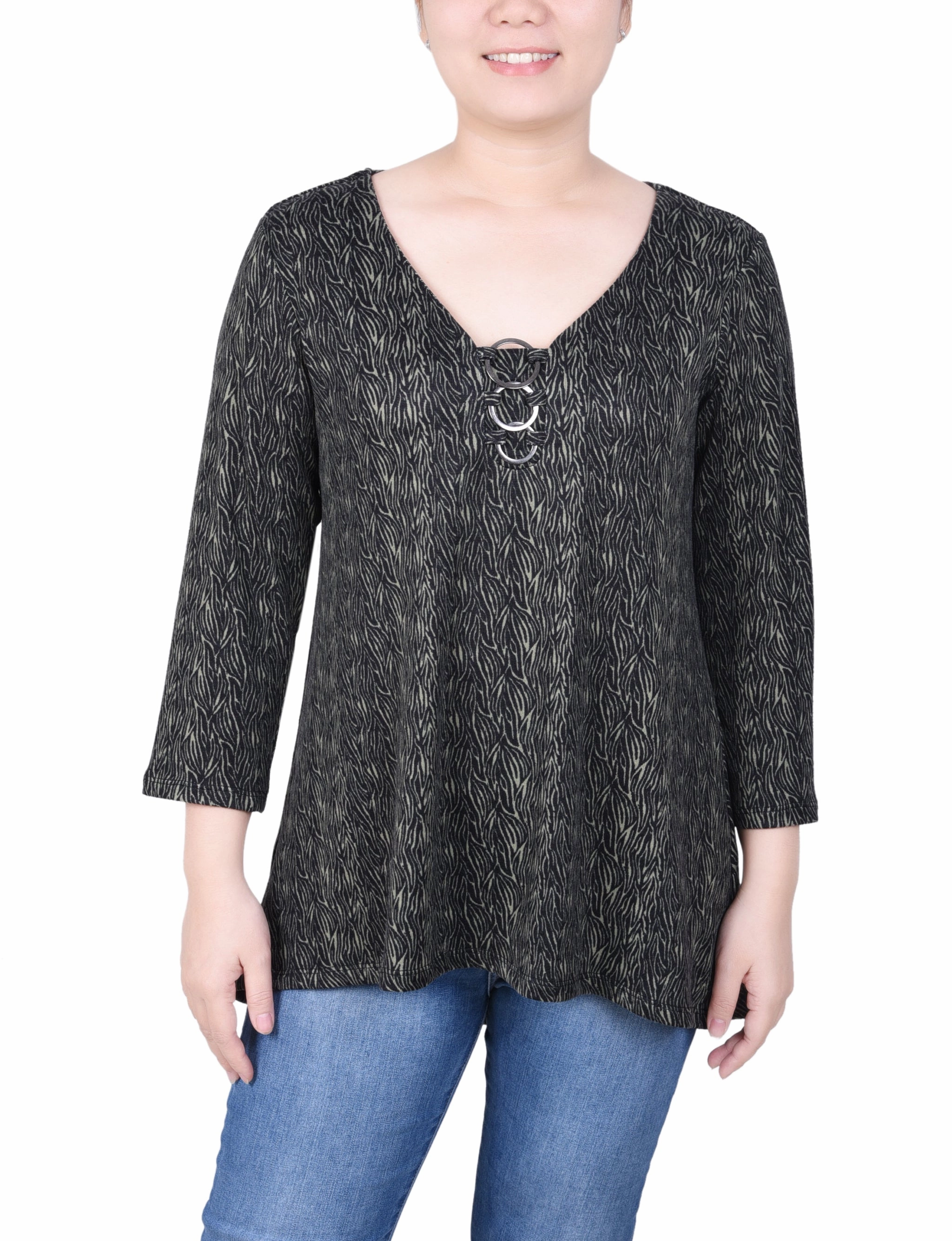 Raw Edge Finish BoxyCrop Petite 3/4 Sleeve 3-Ring Top