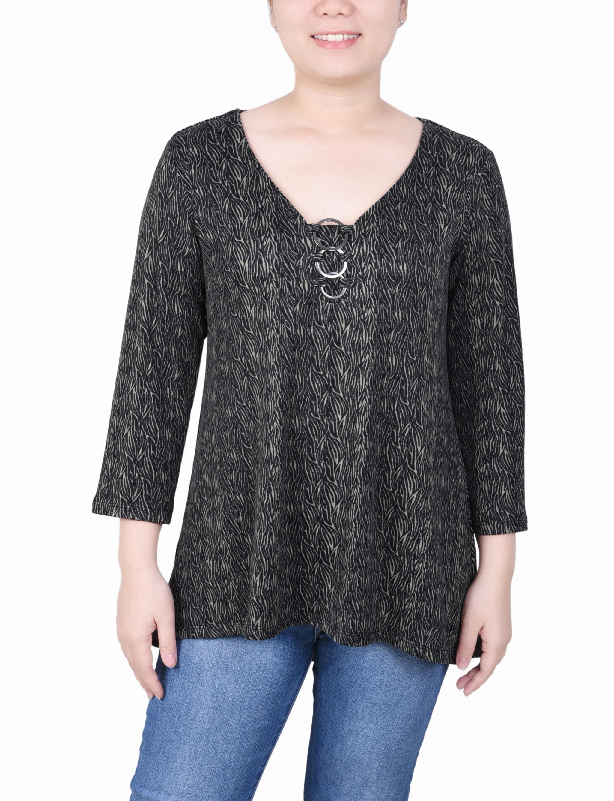 Petite 3/4 Sleeve 3-Ring Top Non Restrictive Cut