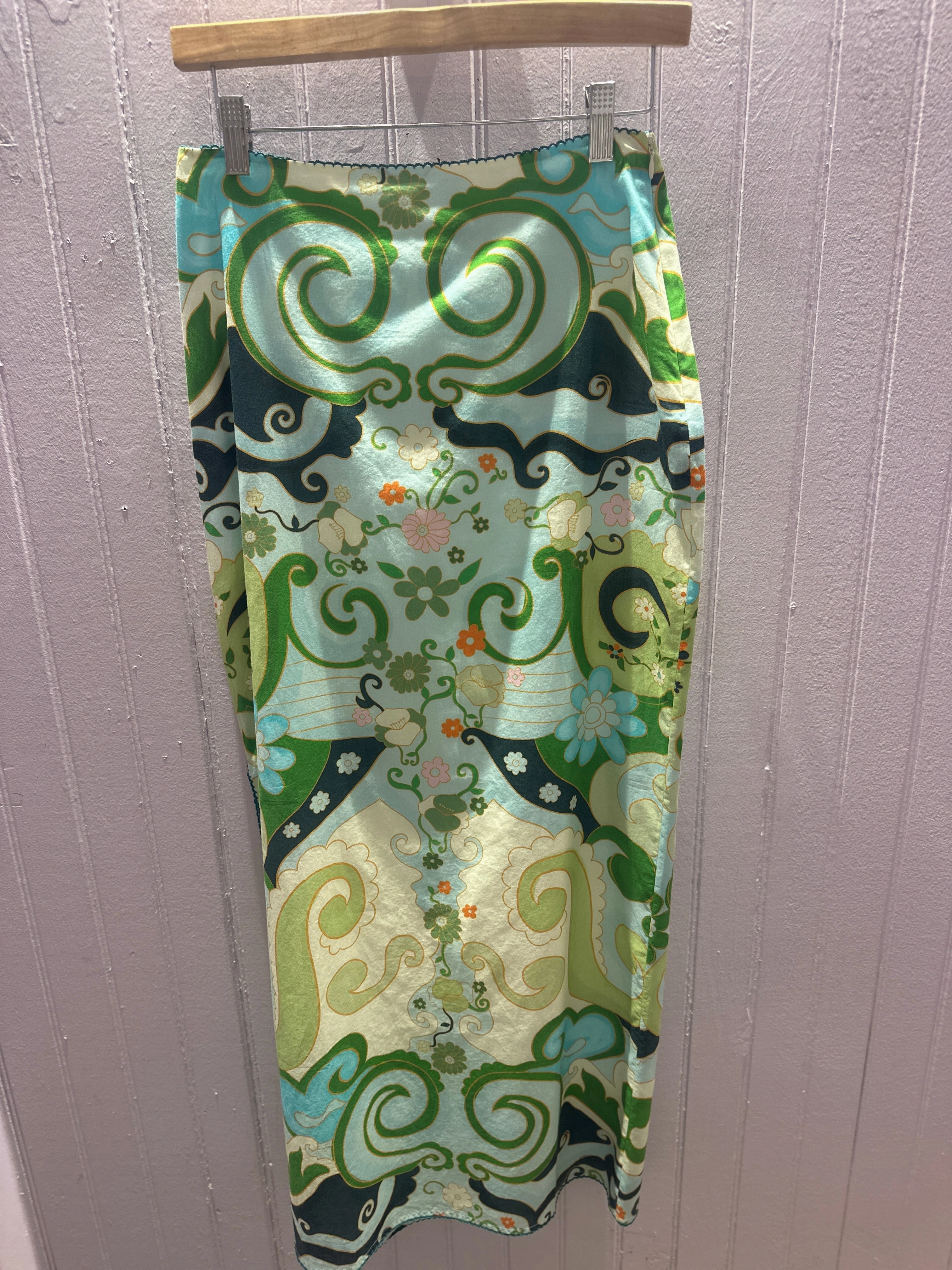 Low Rise Breezy Style Polen Skirt in Anona