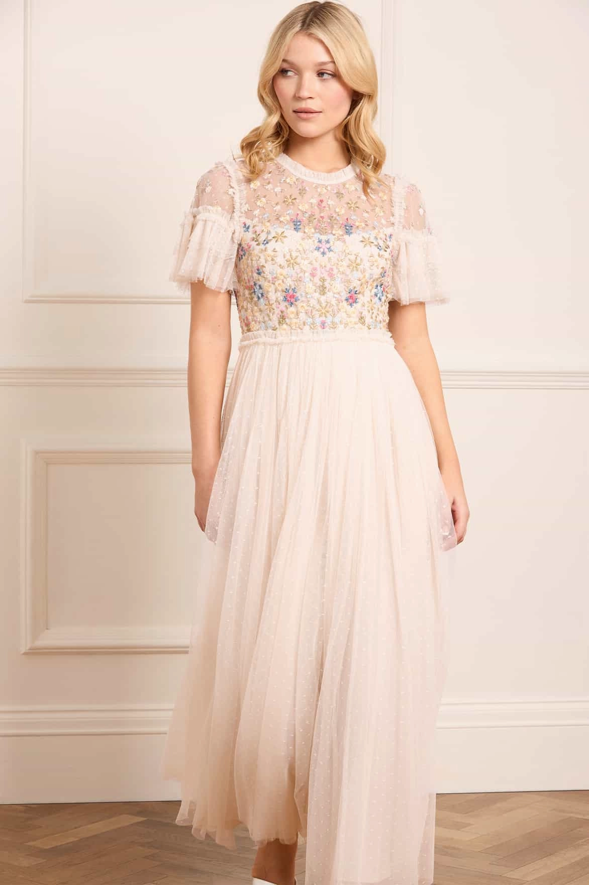Evening Wear Flowerbed Embroidery Bodice Round Neck Ankle Gown