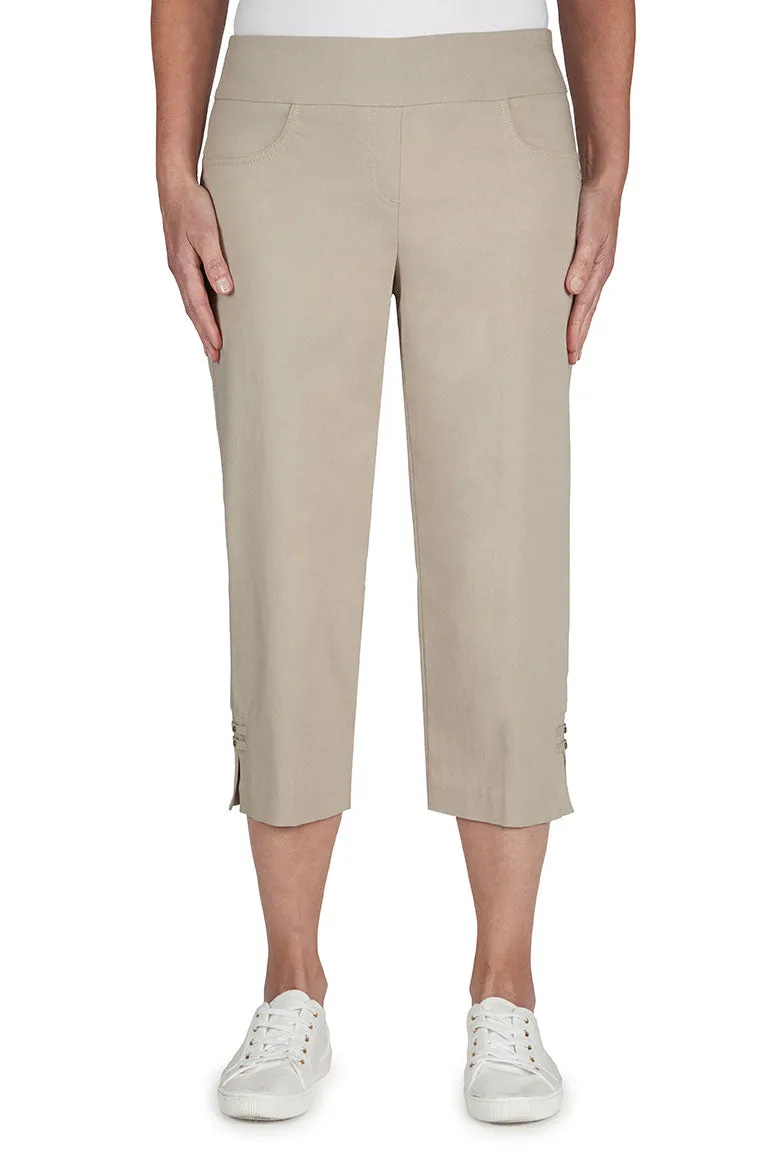 Pull-On Studded Lattice Hem Capri Pant Stay Cool