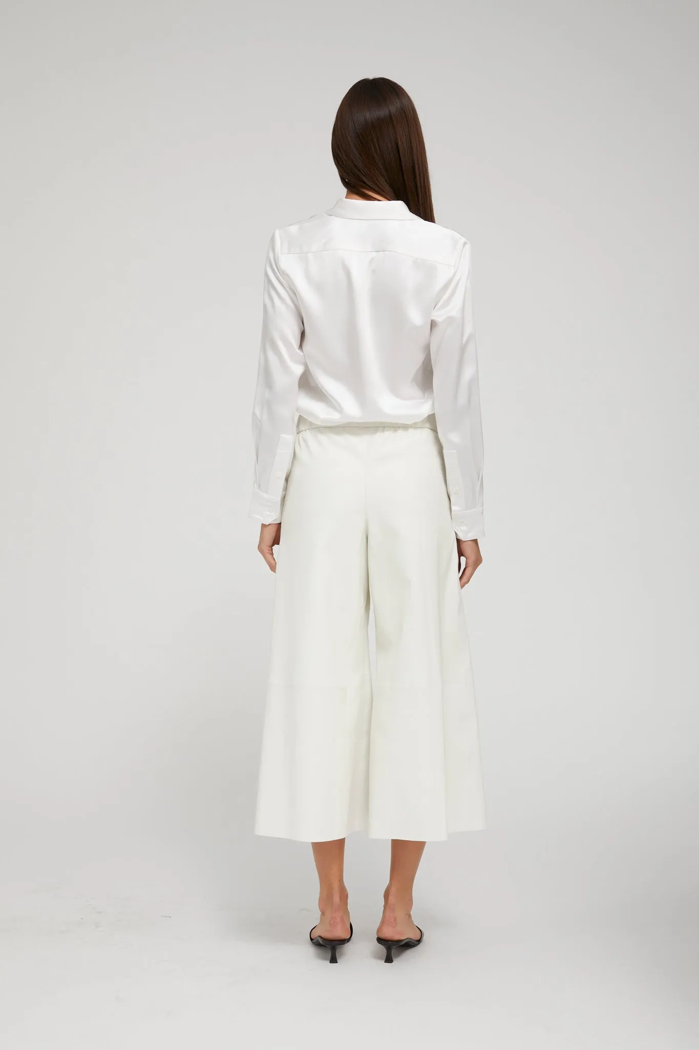 Sandwich Mesh Panel Structure Hypoallergenic Lining Pearl Silk Fitted Button Down