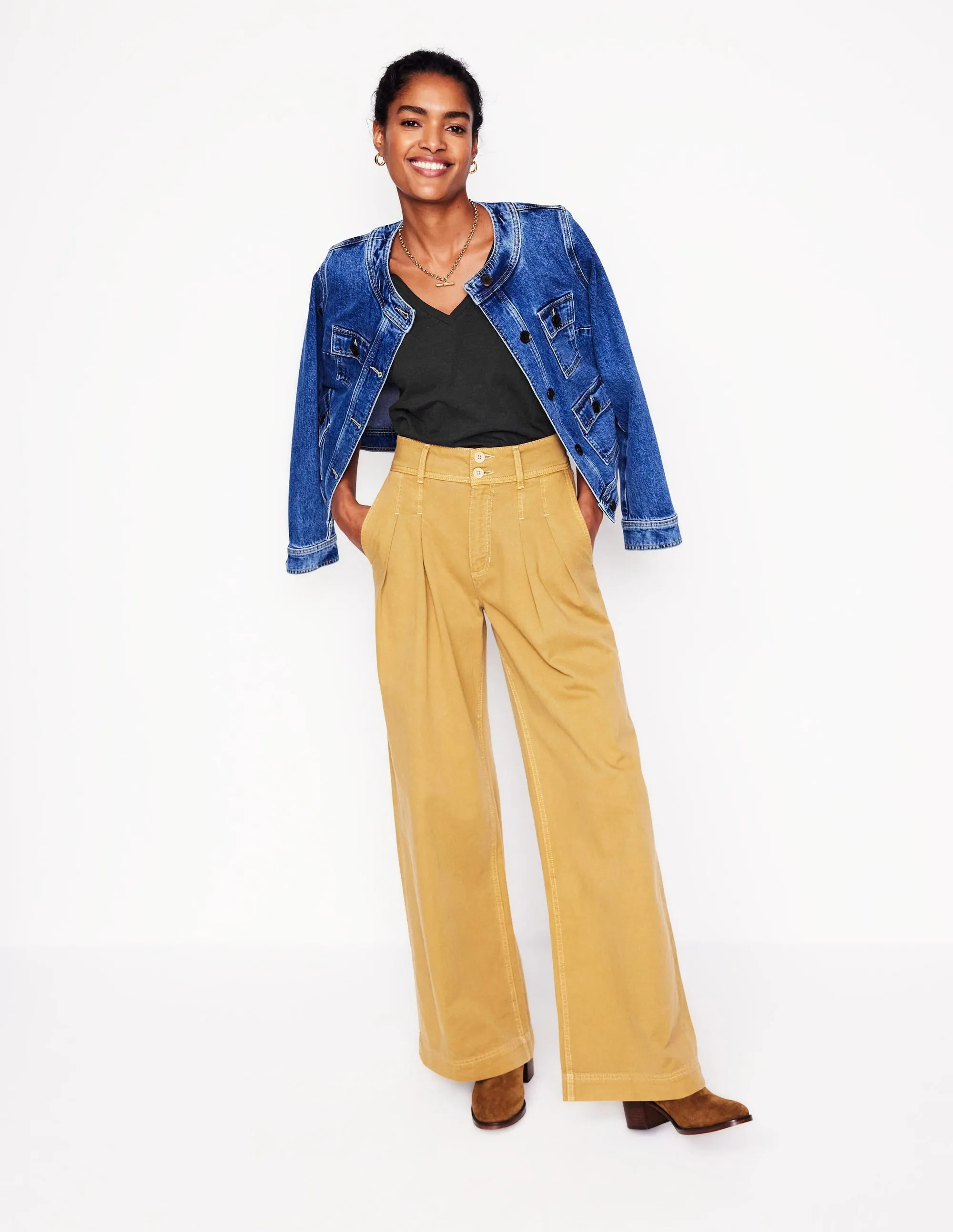 Regular V-Neck Slub Vest-Black Contrast Stitching Bonded Seam Innovation