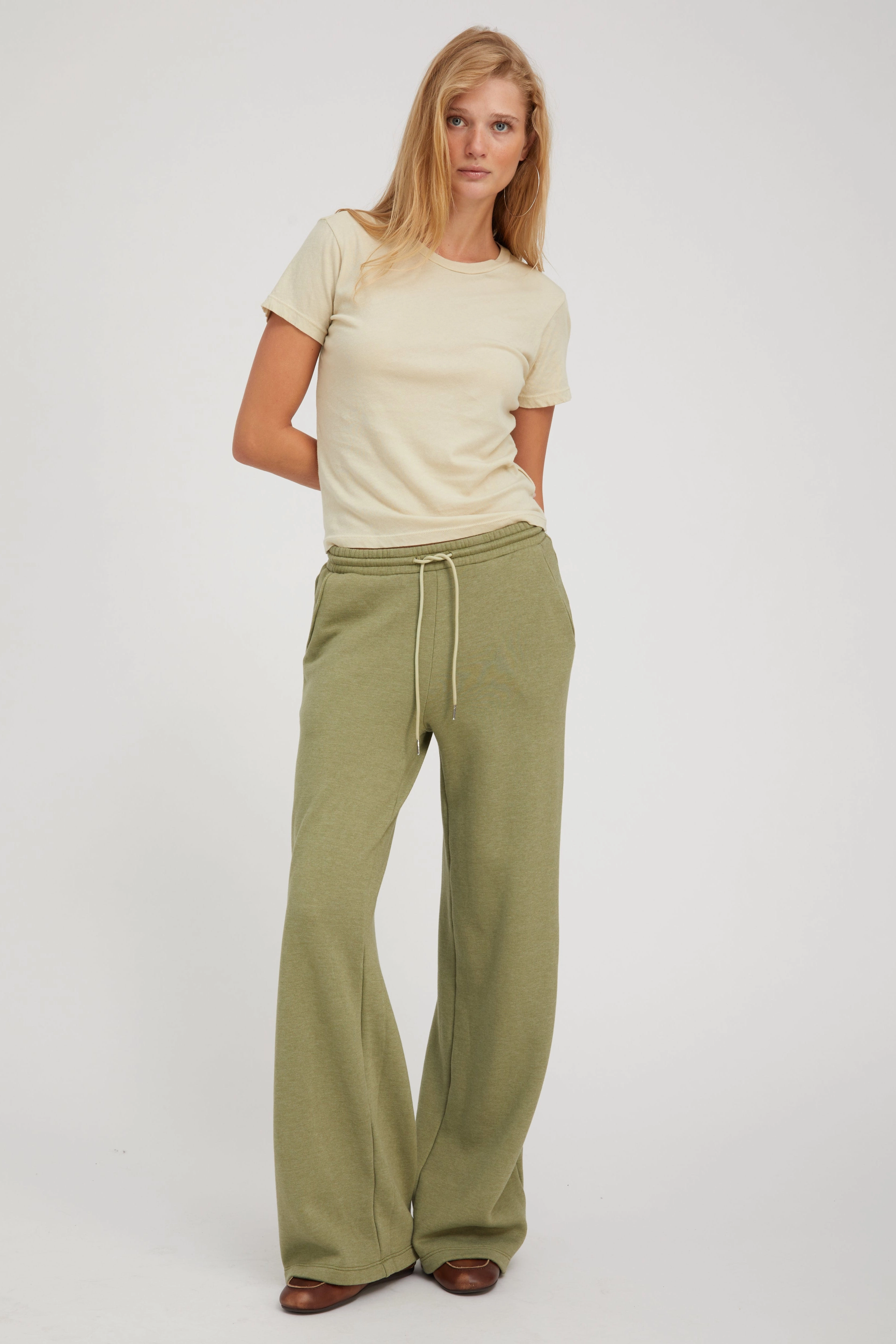 Temperature Regulating Fabric Layered Shoulder Basil Baggy Sweatpants