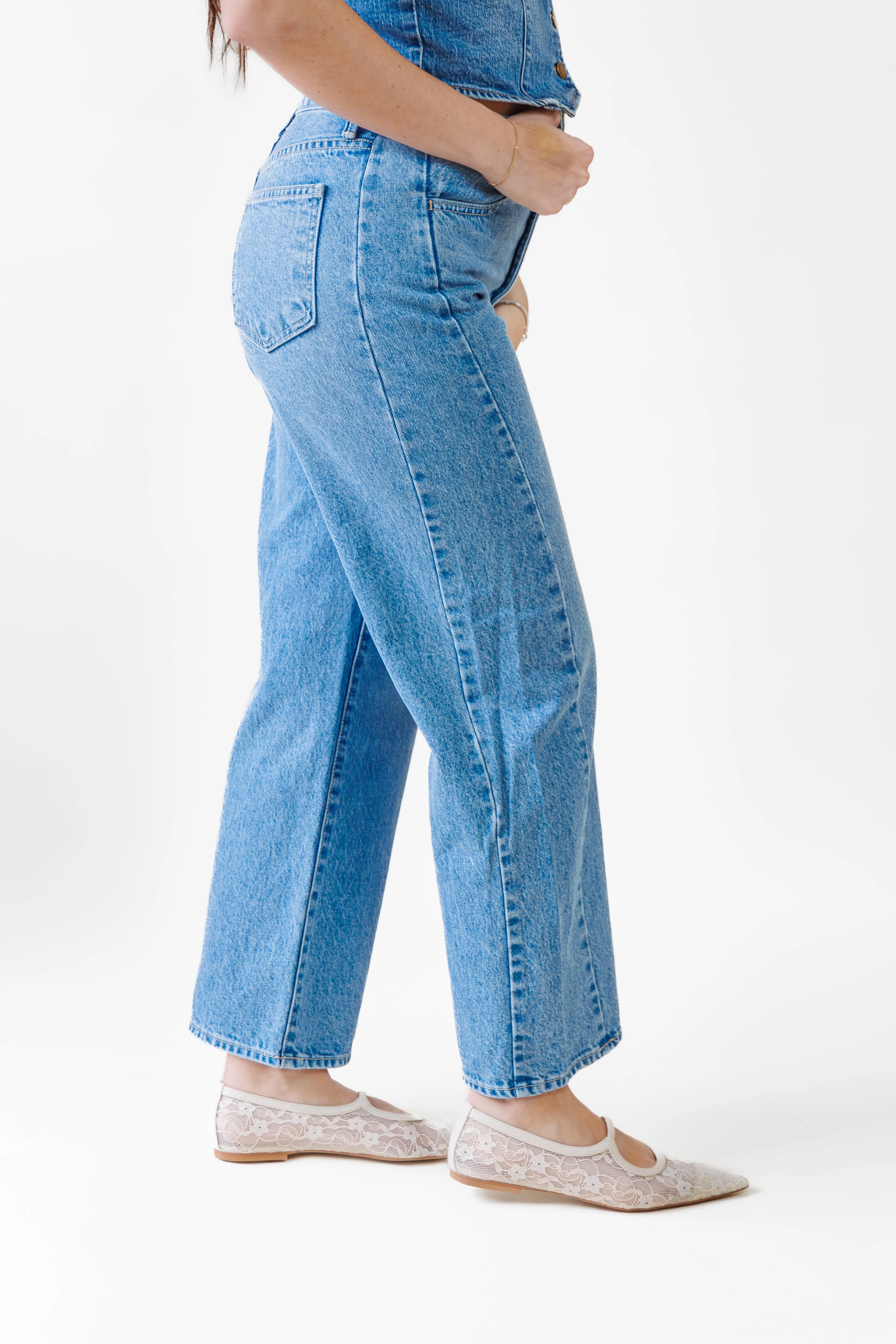 CARRIE RELAXED BARREL JEANS City Life Style Solid Choice