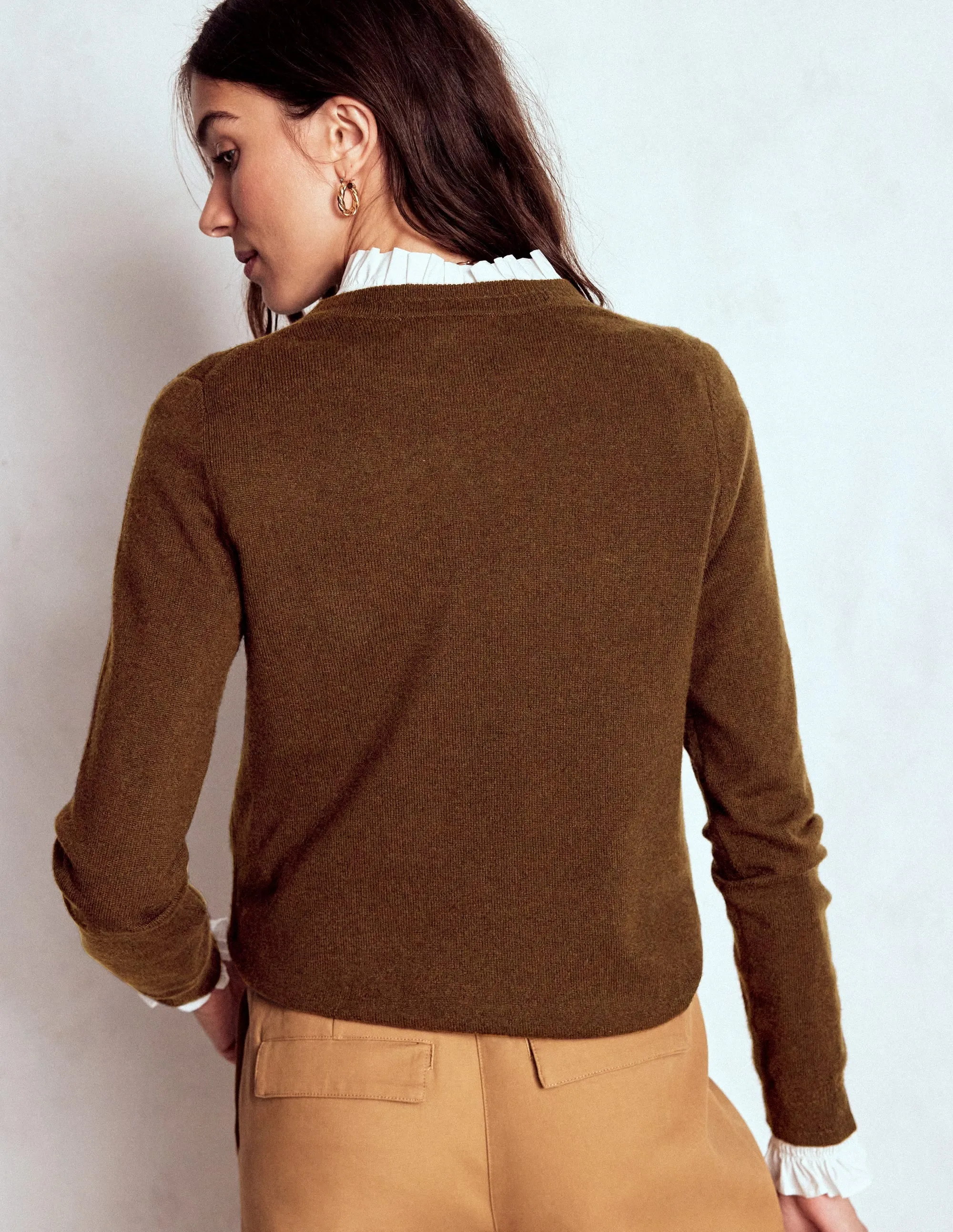 Winter Wardrobe Eva Cashmere Crew Neck Jumper-Mocha