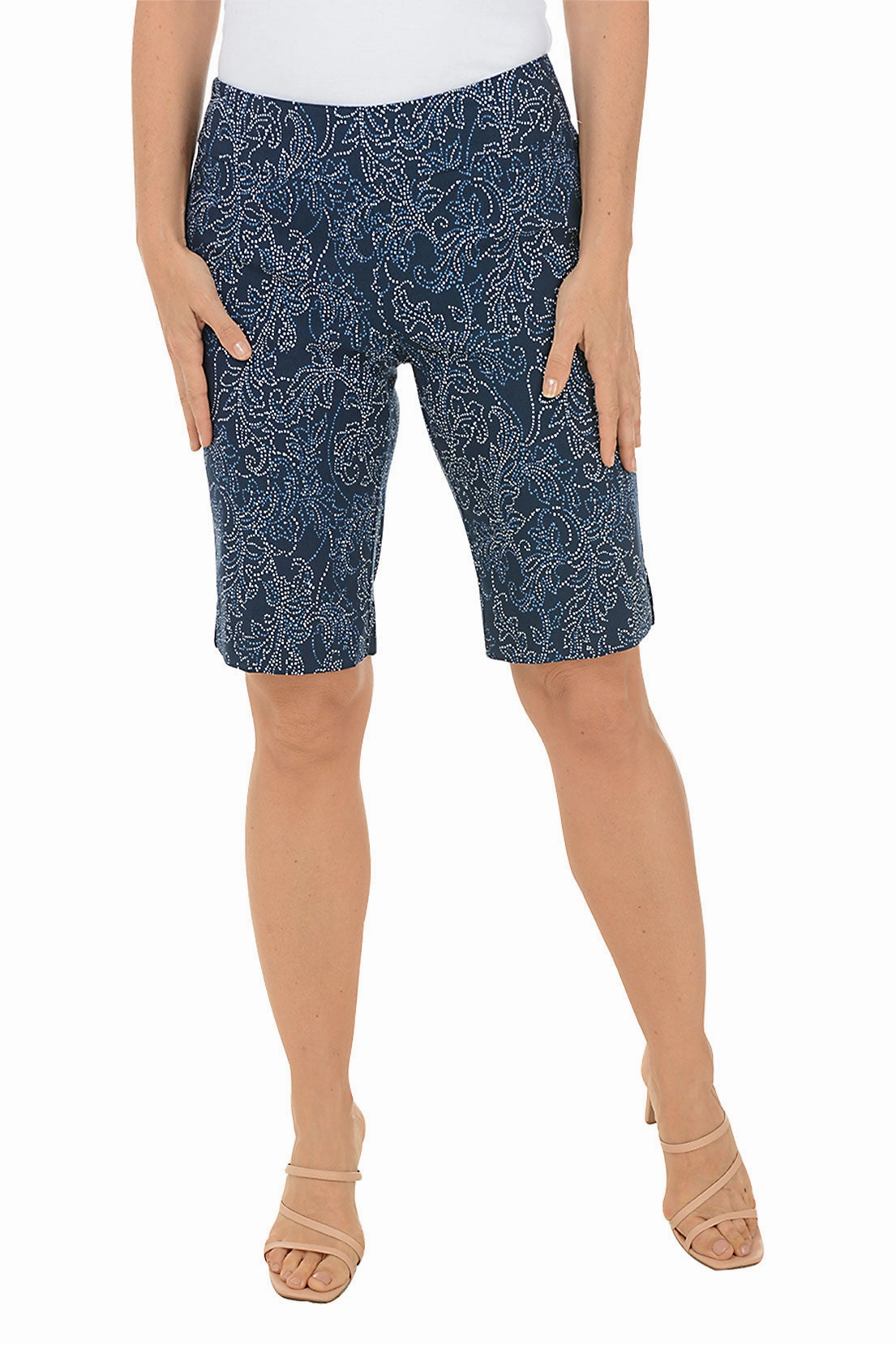 Riviera Flourish Pull-On Bermuda Short NonBindingWaistline Slim Look
