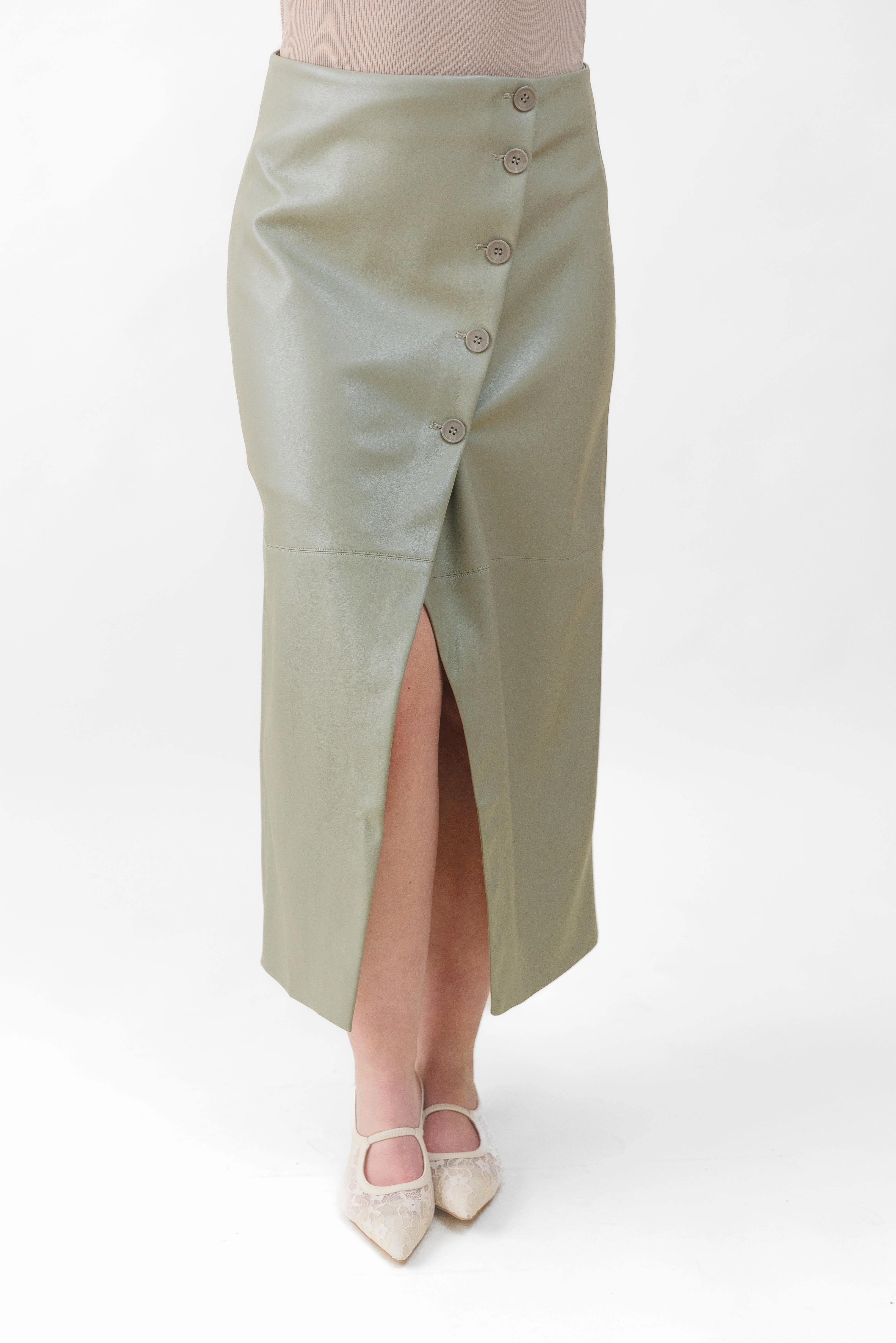 SADIE FAUX LEATHER MIDI SKIRT yoga session