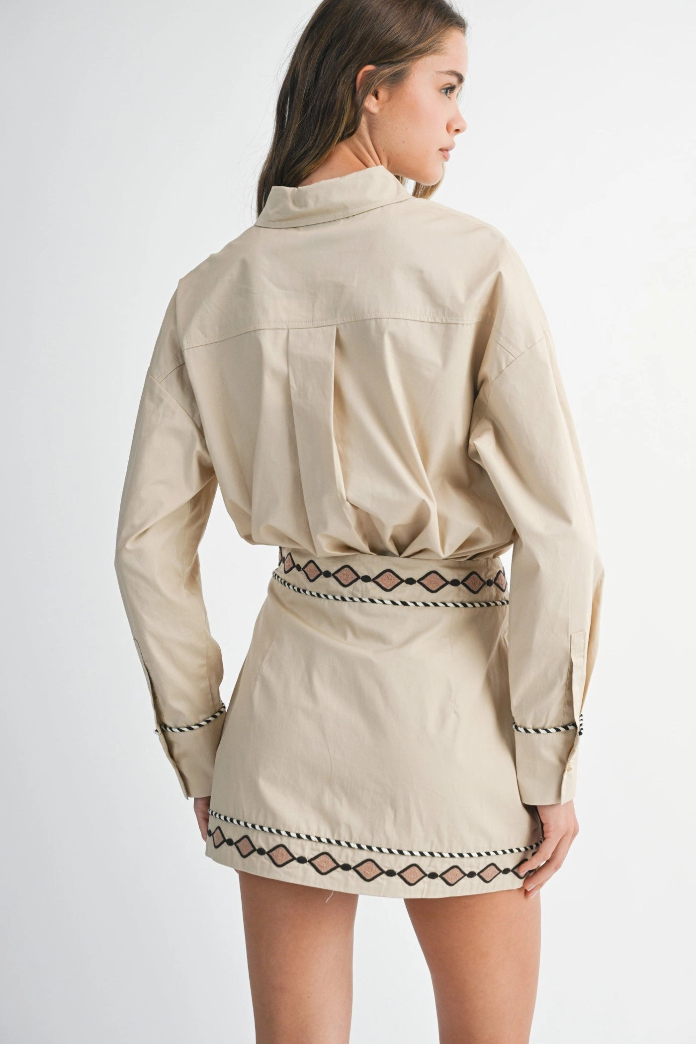 JENNY EMBROIDERED MINI SKIRT Timeless Wear Erasable Crease