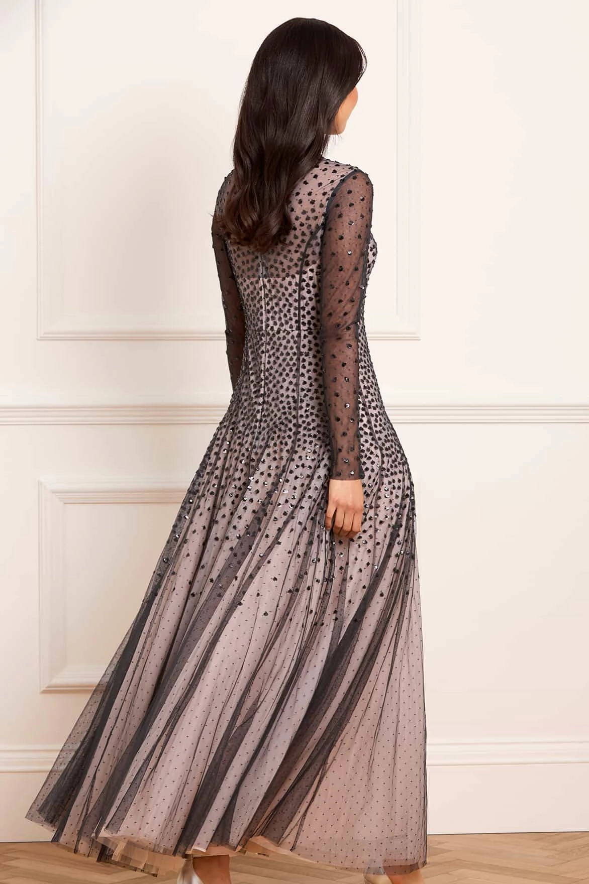 Sequin Cascade Round Neck Gown Sweetheart-Neck Crystal-Detail