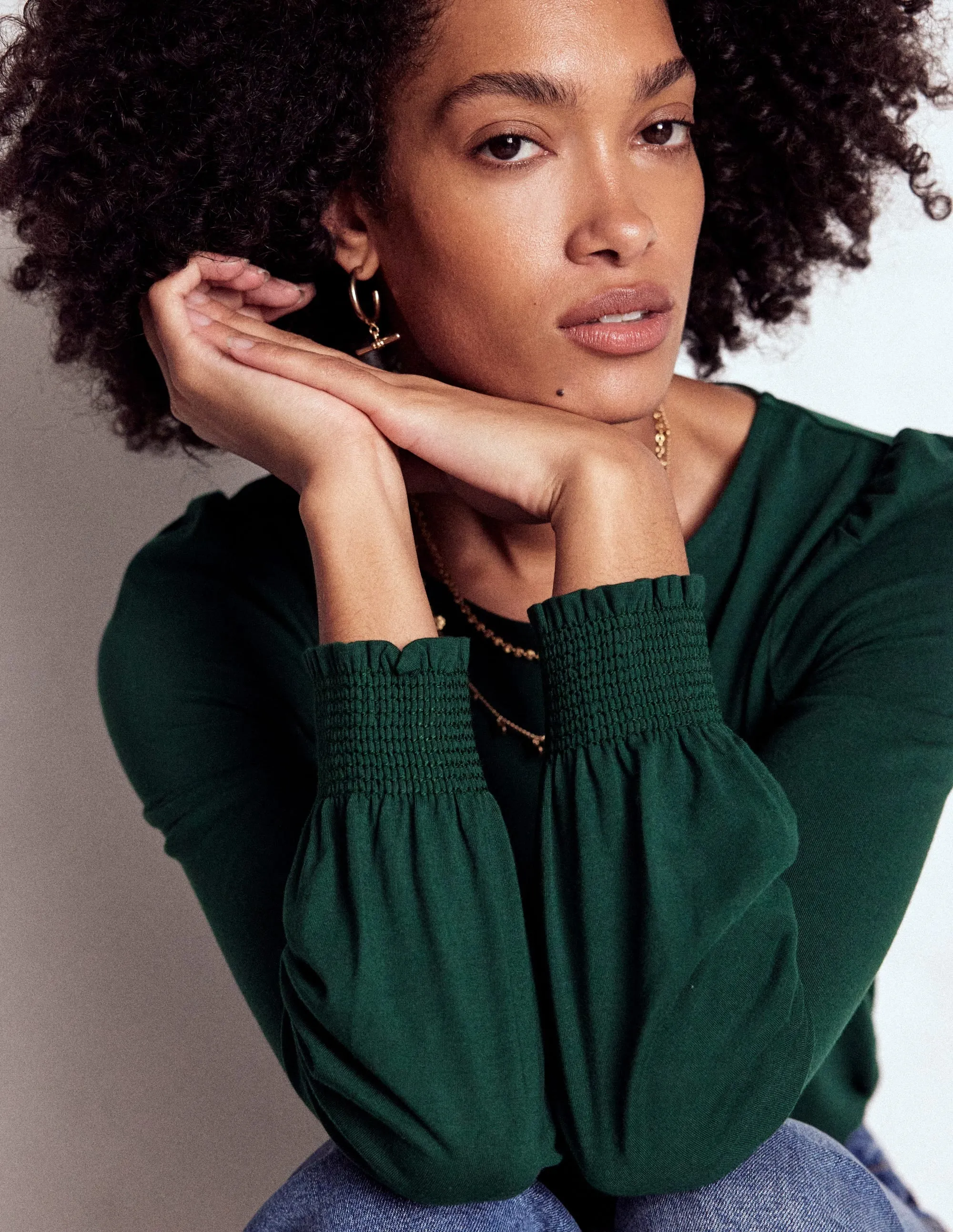 MultiPocket Design Mesh Lining Smocked Cuff Supersoft Top-Green Pine