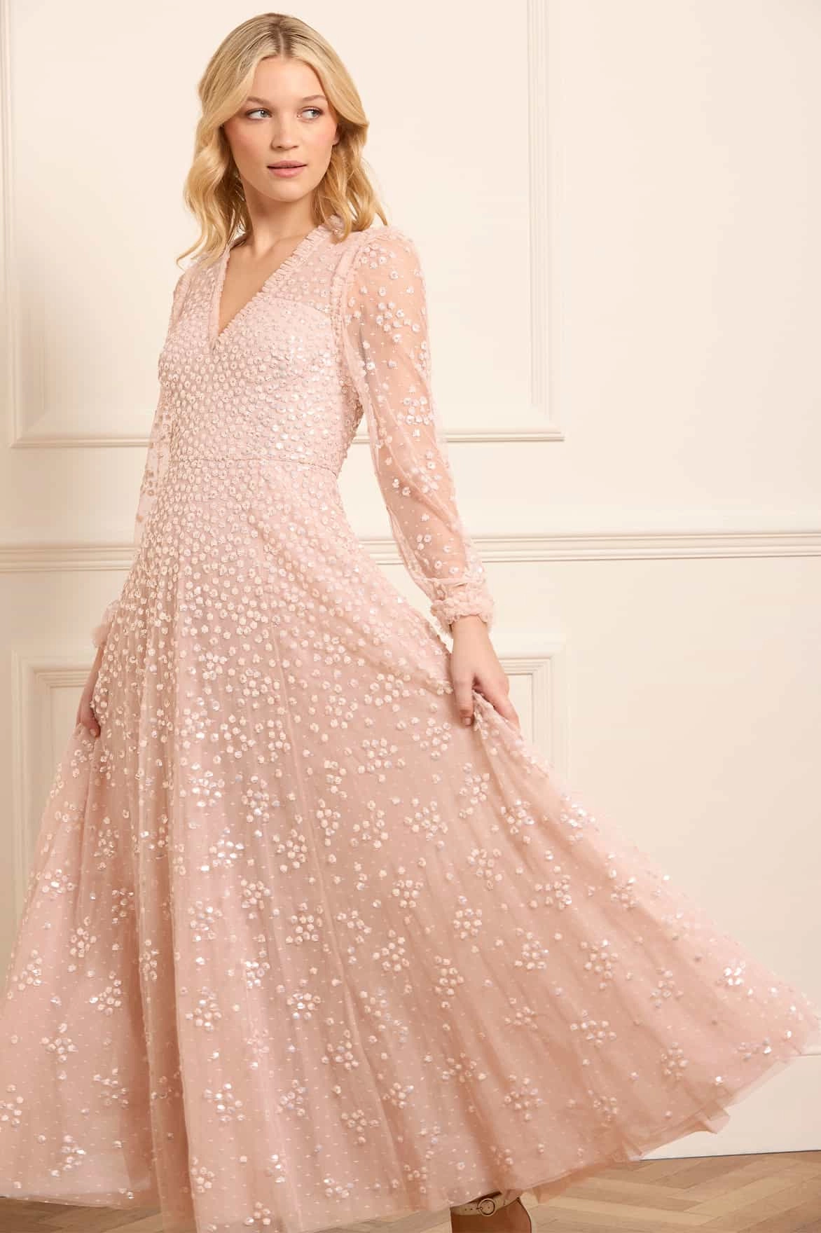 Leila Dot V-Neck Ankle Gown Smooth Texture Relaxed Design