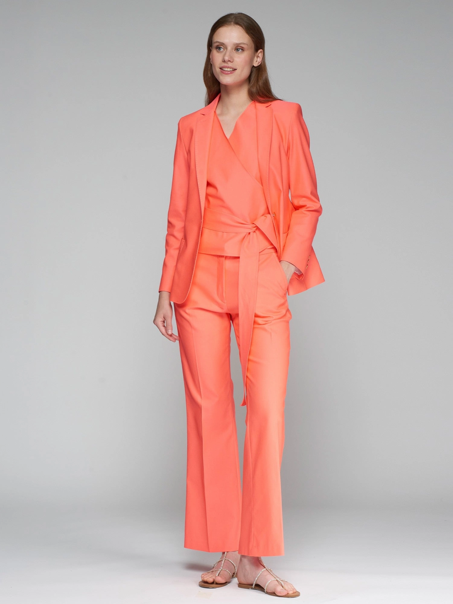 Roomy Fit Versatile staple Veronica Trouser in Naranja Fluor