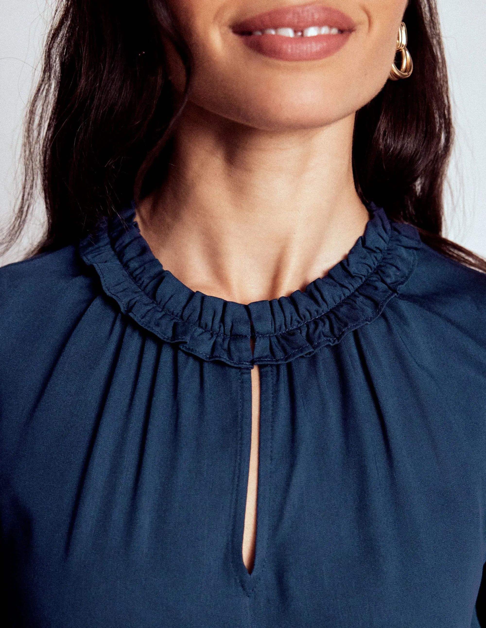 Ria Short Sleeve Top-Navy Flatlock Seam Technology