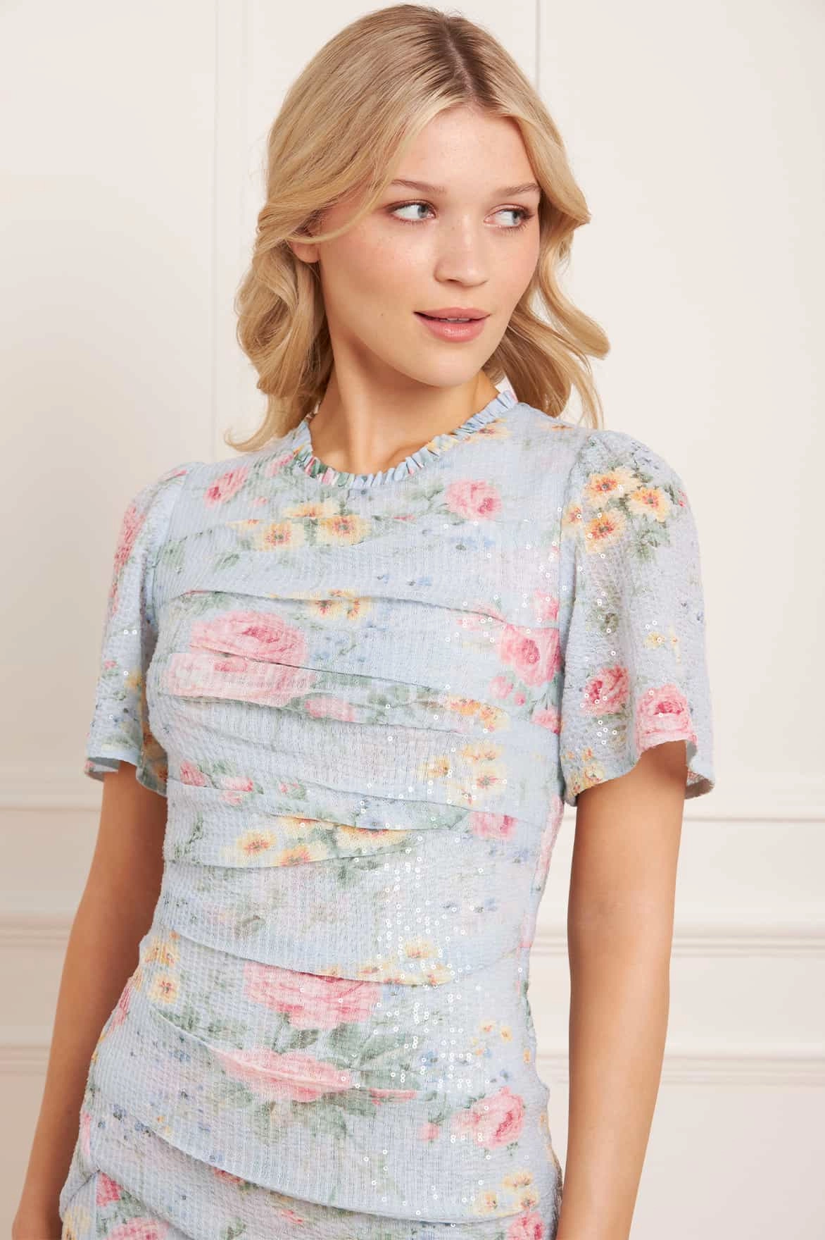 Noble Glow Pompadour Garden Sequin Gown