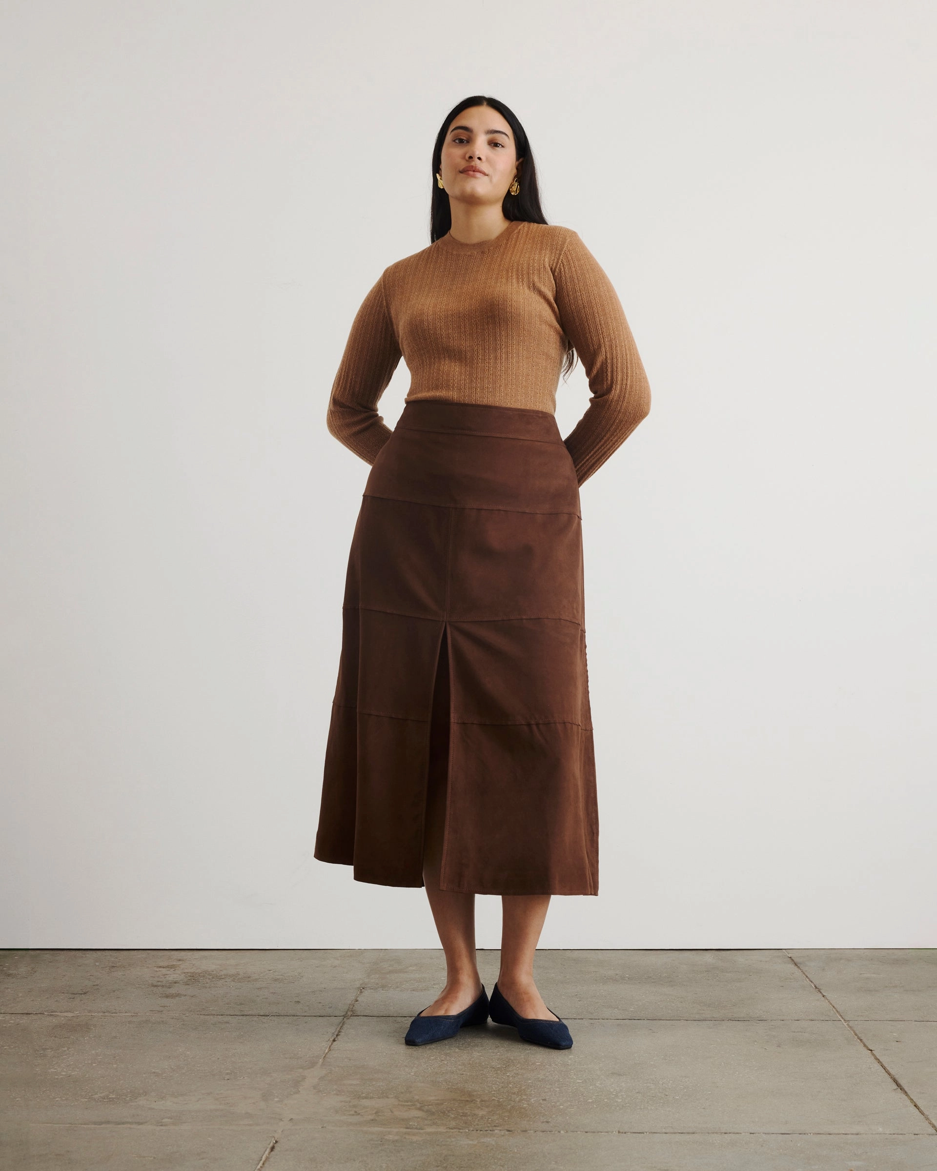 Durable Stitching ReflectiveAccentDetails Suede Hudson Skirt